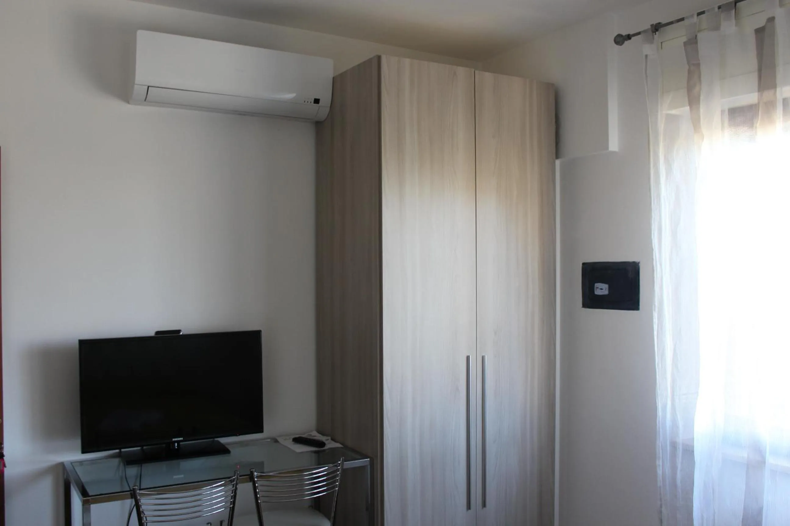 Photo of the whole room in B&B le Pleiadi Aeroporto Fiumicino