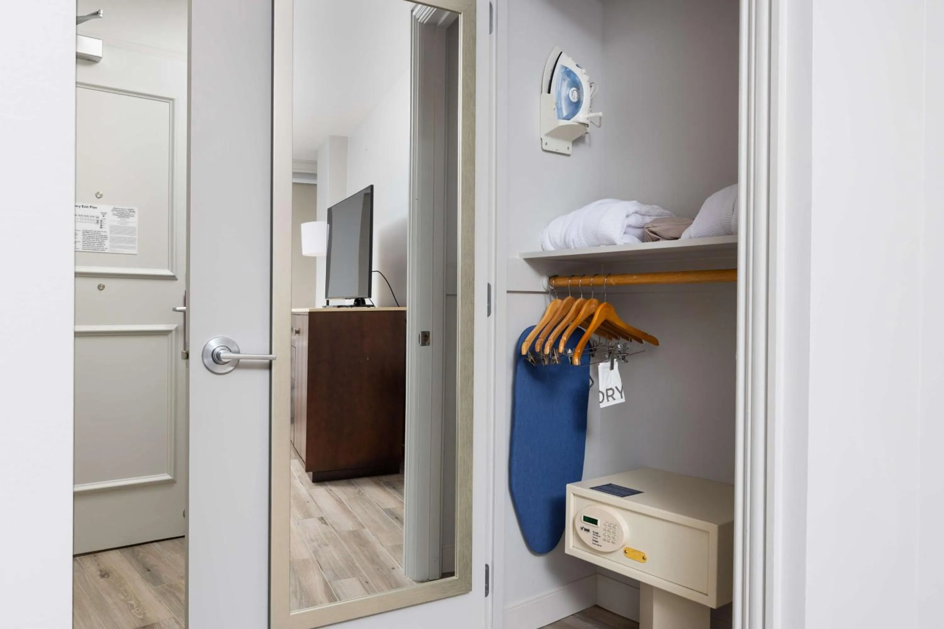 Photo of the whole room in Hilton Galveston Island Resort