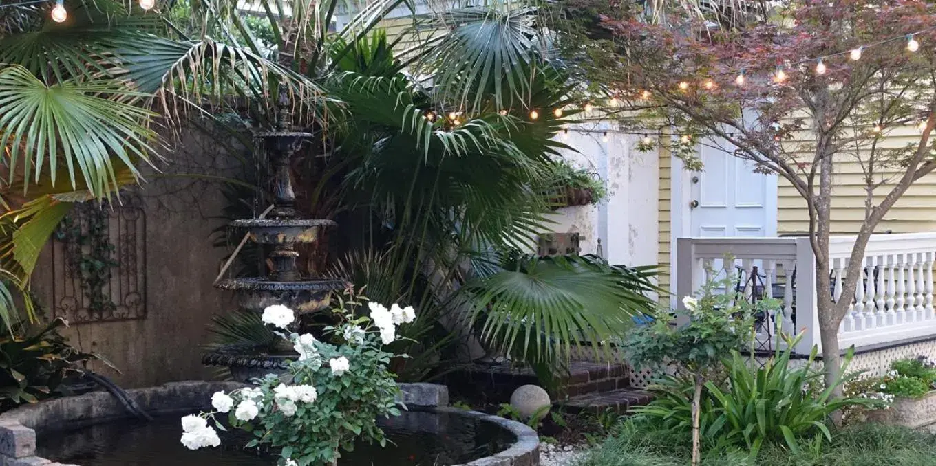 Property building in Forsyth Park Inn Property building in Forsyth Park Inn