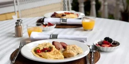 Property building in Forsyth Park Inn