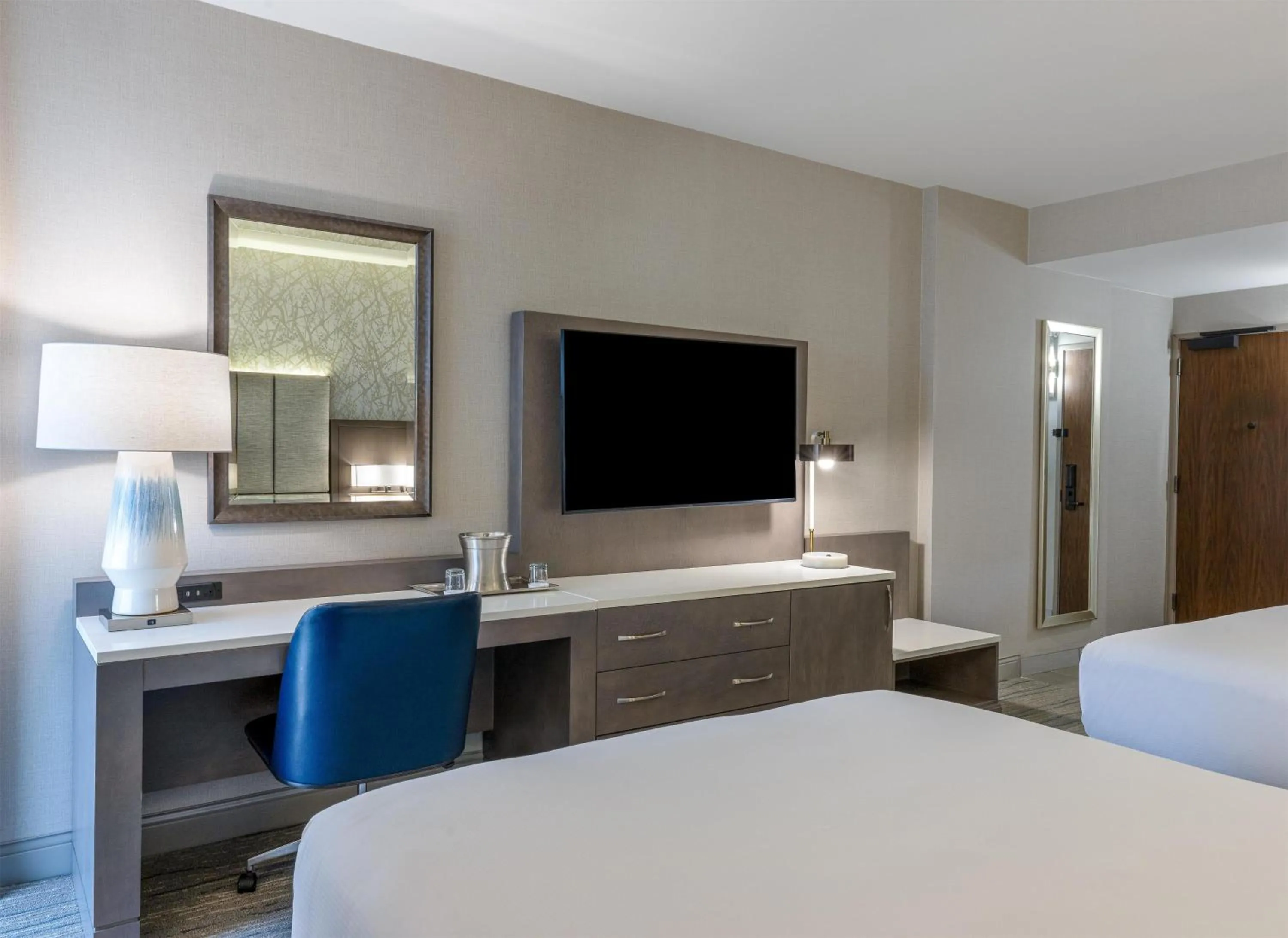 Bedroom, Bed in Hilton DFW Lakes Executive Conference Center