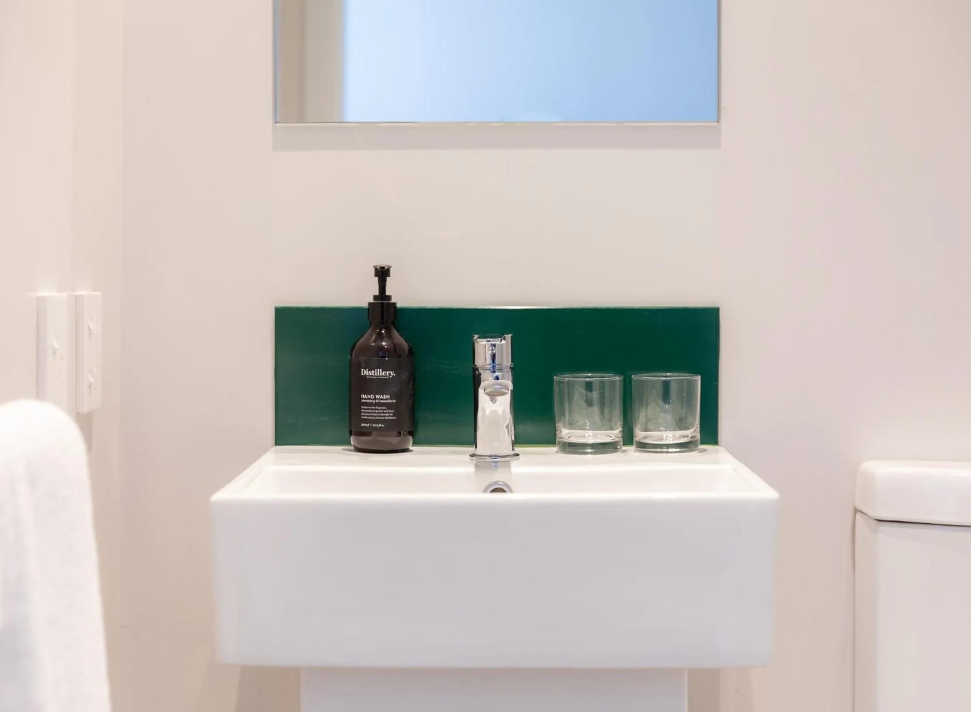 Shower in LyLo Christchurch Airport