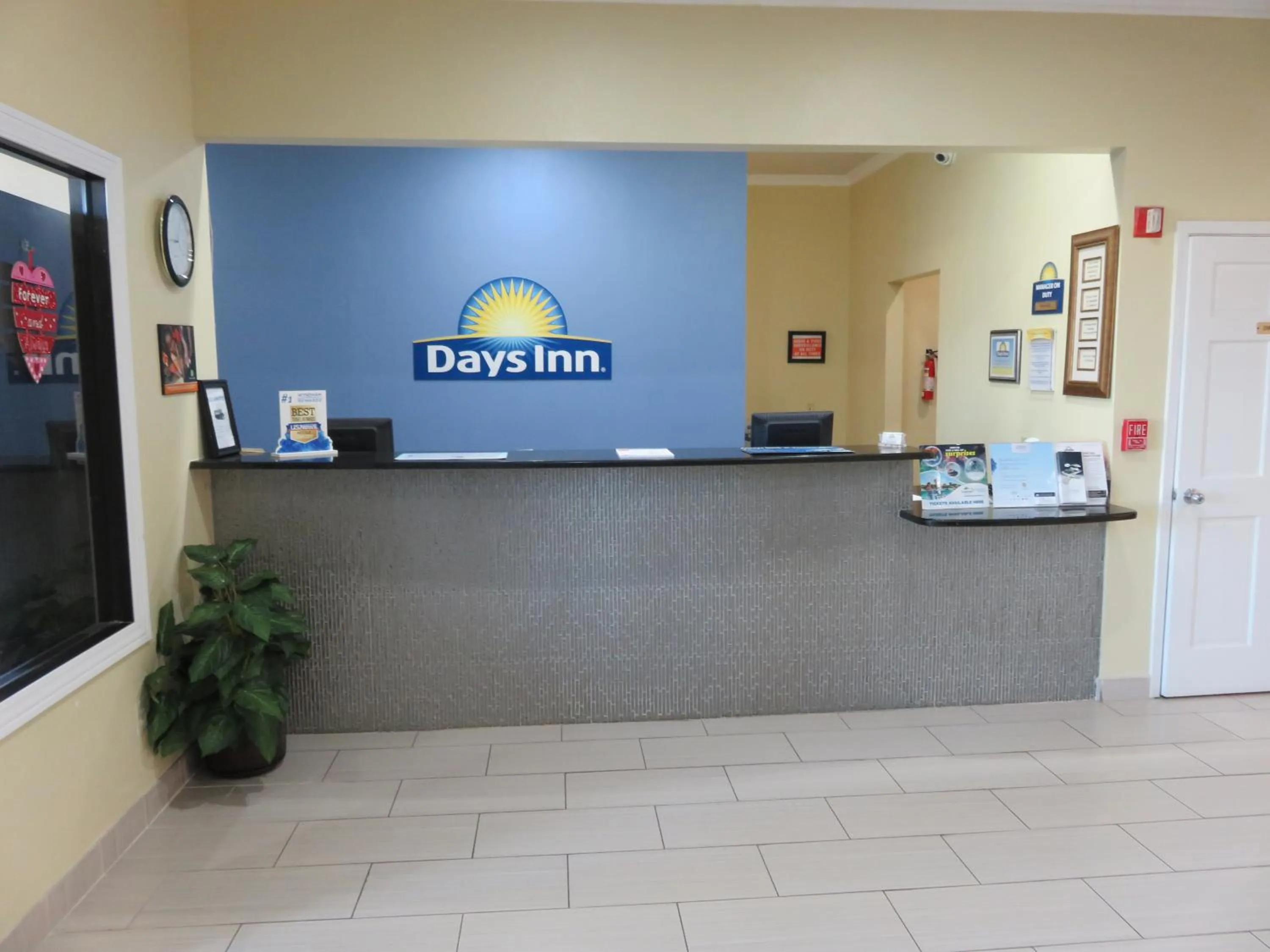 Lobby or reception in Days Inn by Wyndham Near Seaworld San Antonio