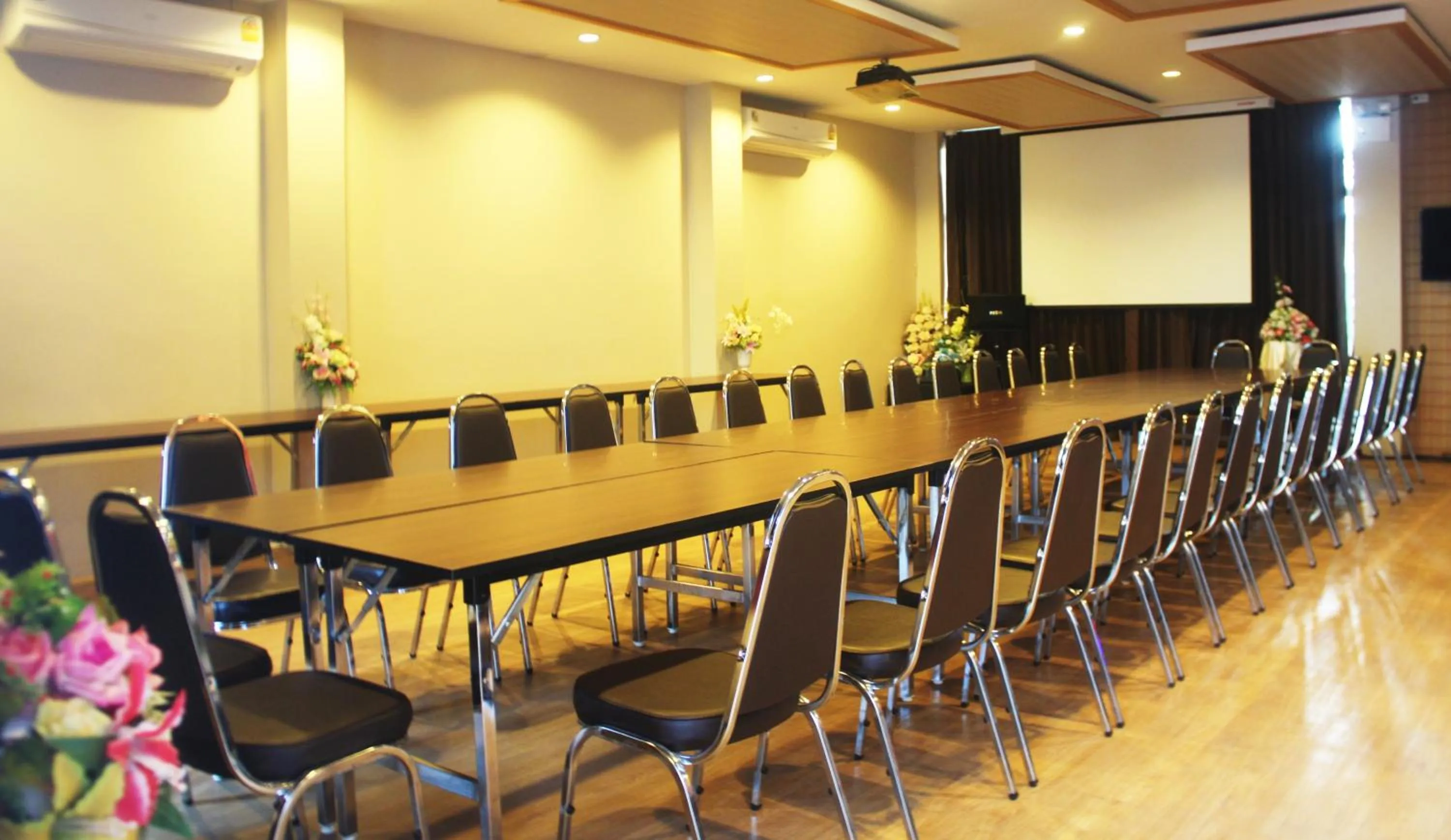 Meeting/conference room in Metro Hotel & Spa