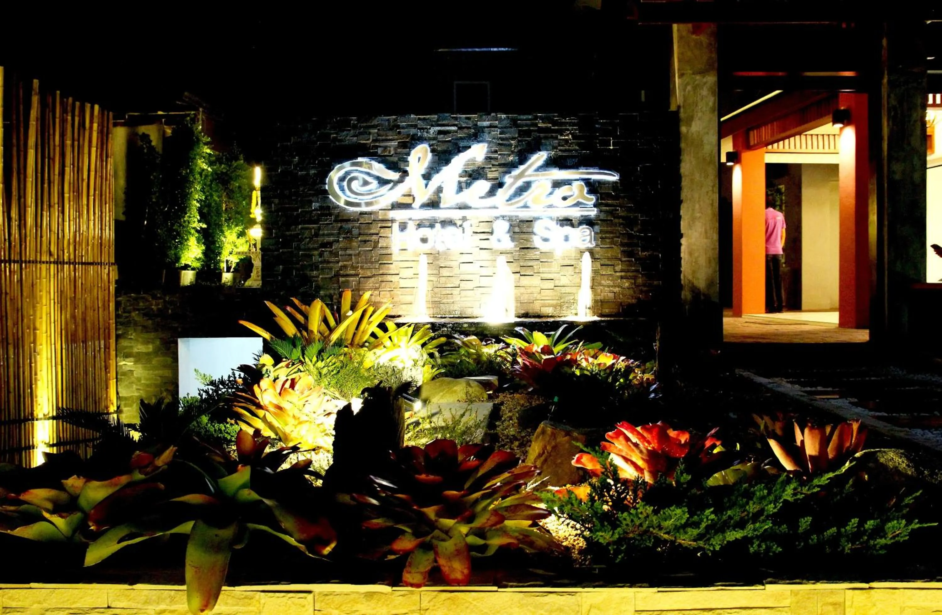 Night in Metro Hotel & Spa