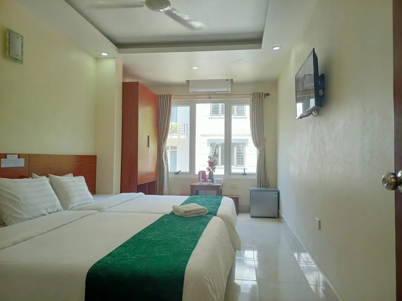 Bedroom, Bed in catba sunrise hotel