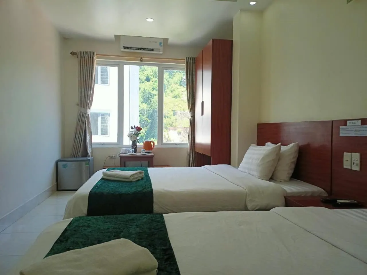 Bedroom, Bed in catba sunrise hotel
