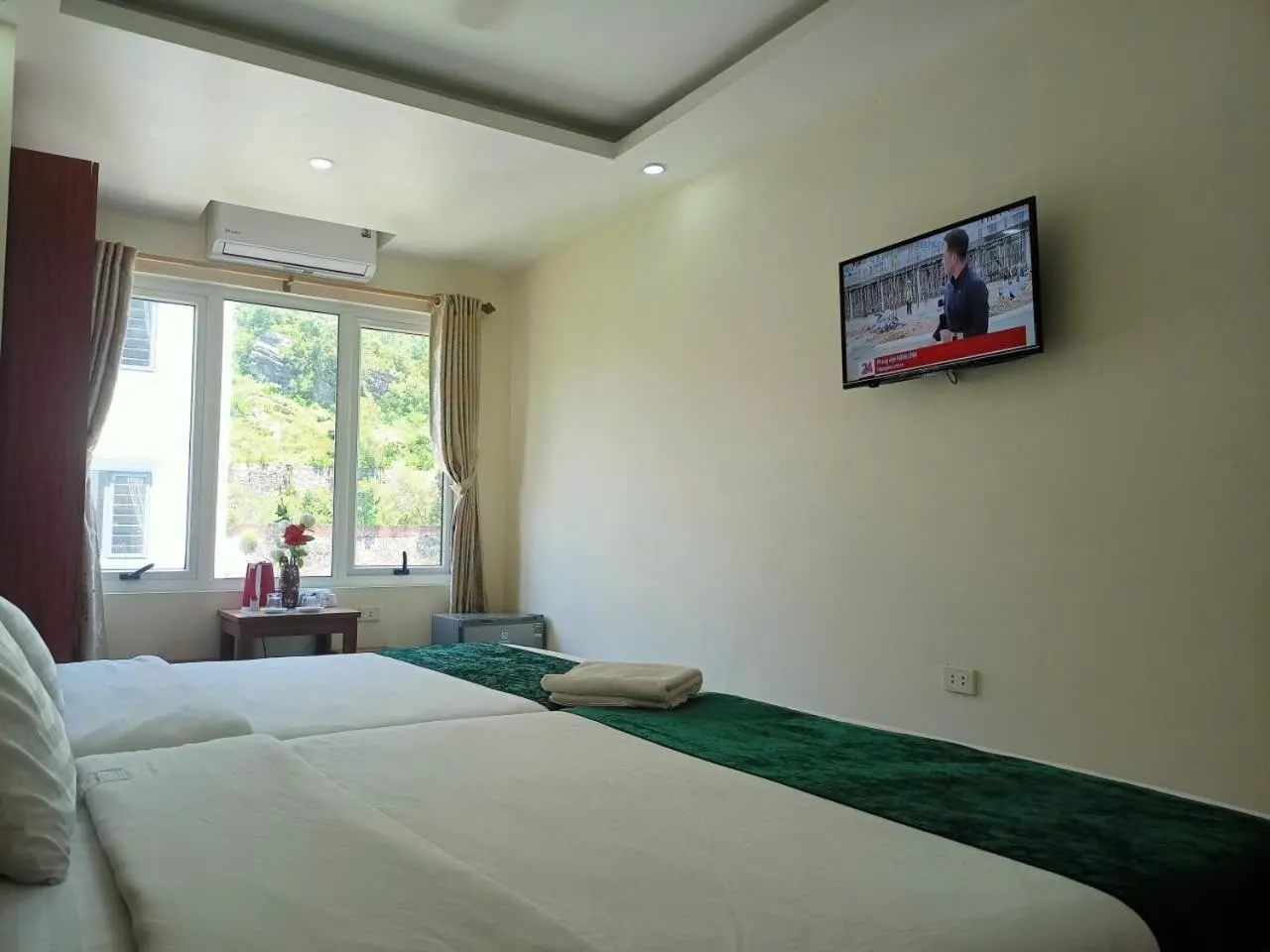 Bedroom, Bed in catba sunrise hotel