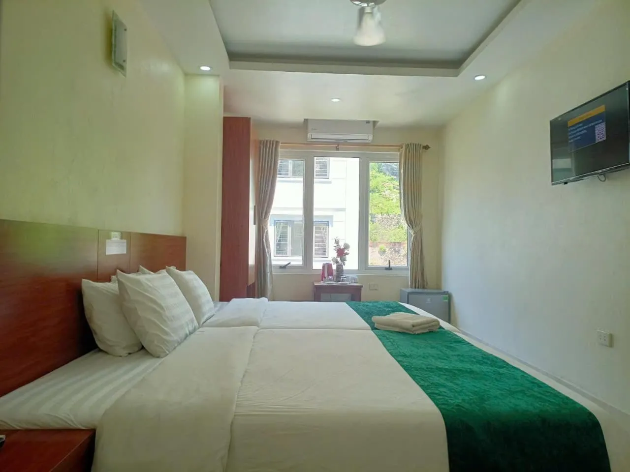 Bedroom, Bed in catba sunrise hotel