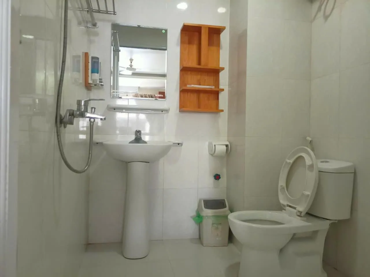 Bathroom in catba sunrise hotel