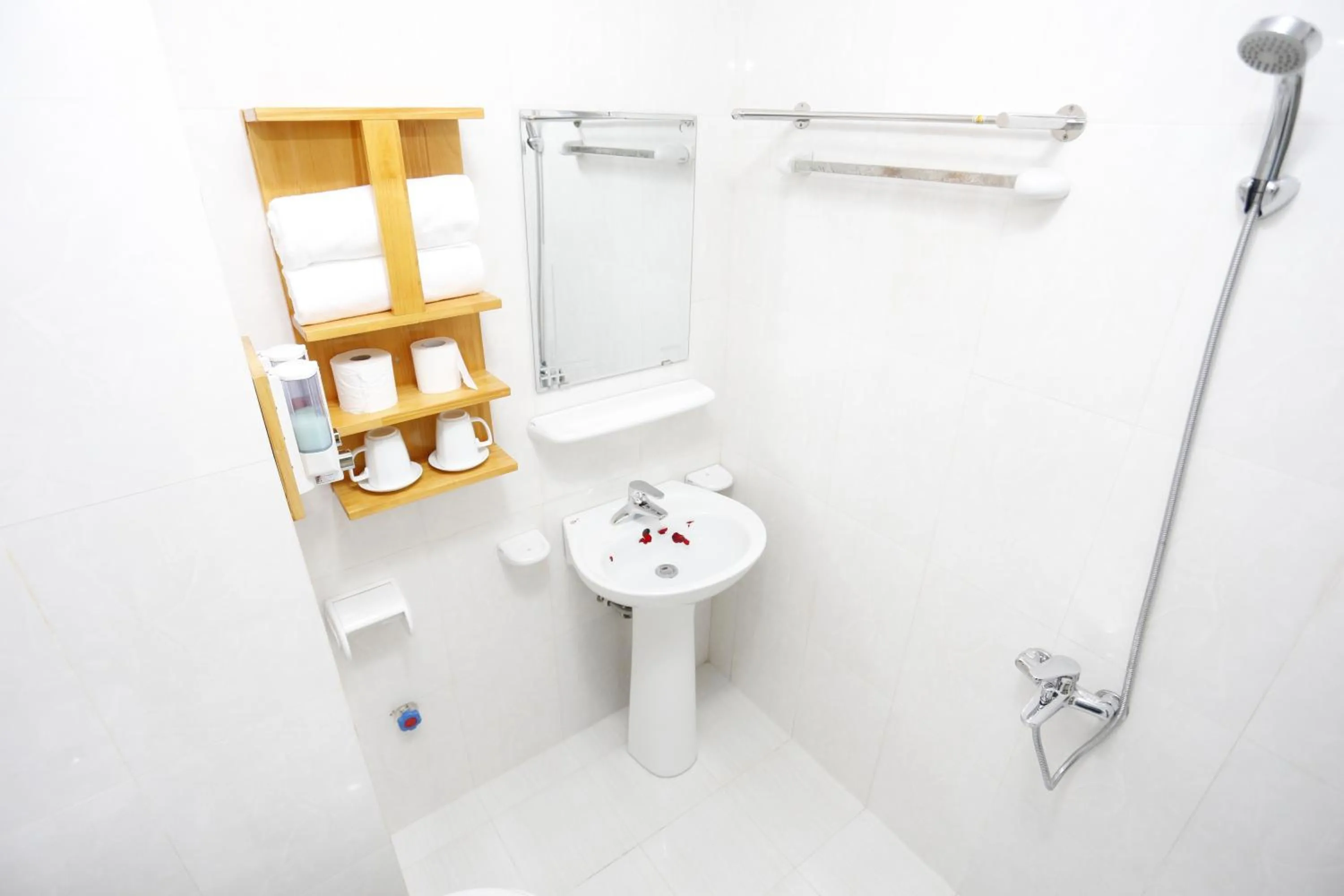Shower in catba sunrise hotel