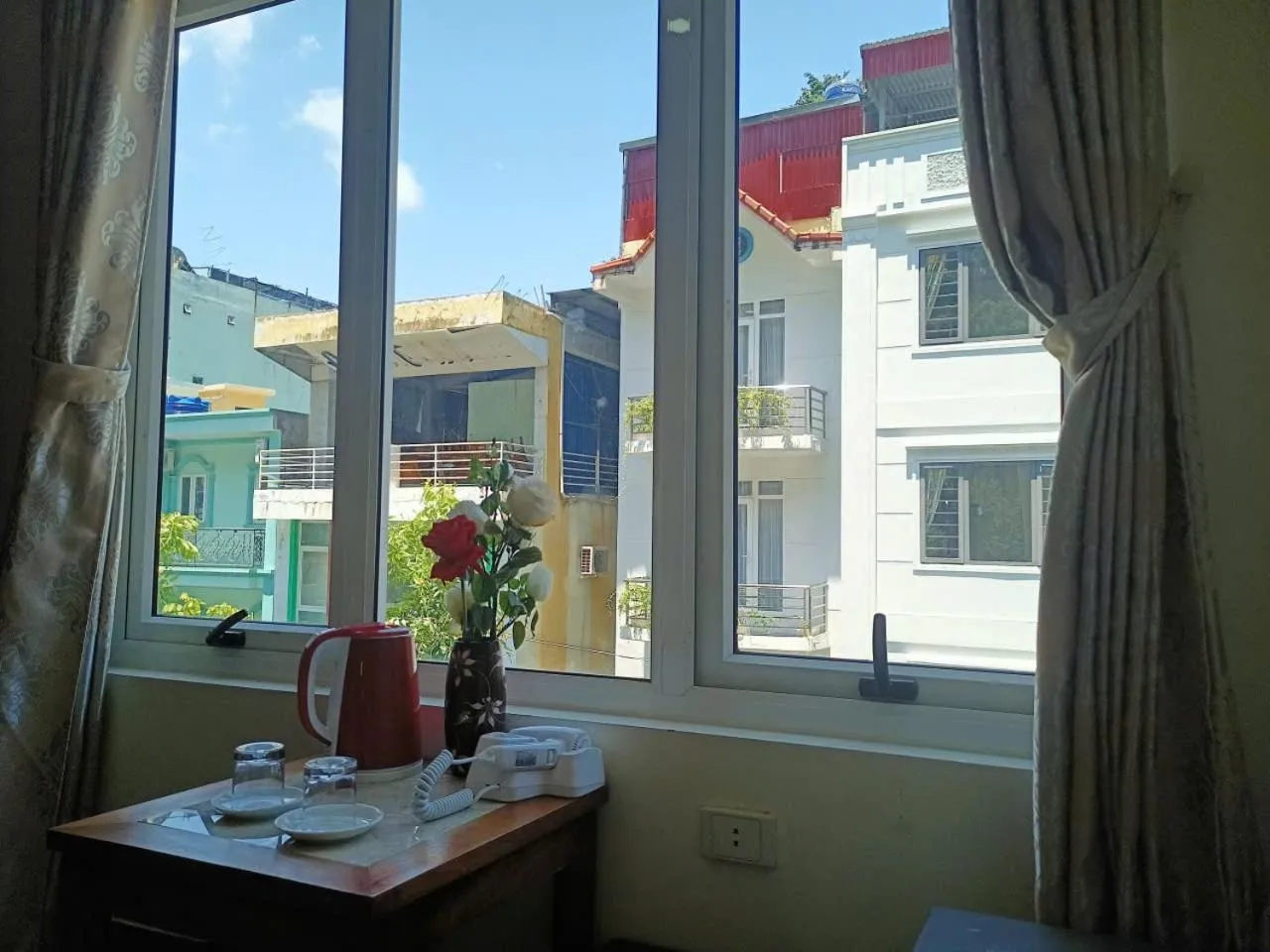 Bedroom in catba sunrise hotel