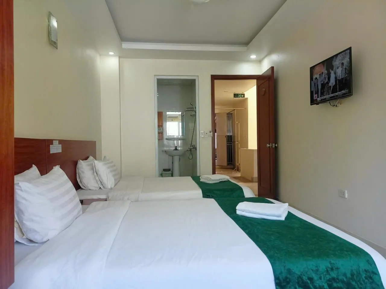 Bedroom, Bed in catba sunrise hotel