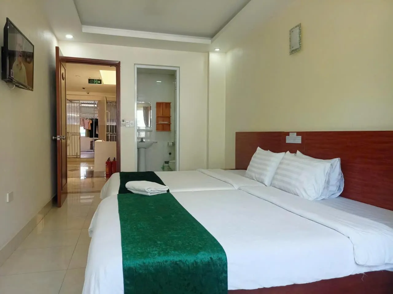 Bedroom, Bed in catba sunrise hotel