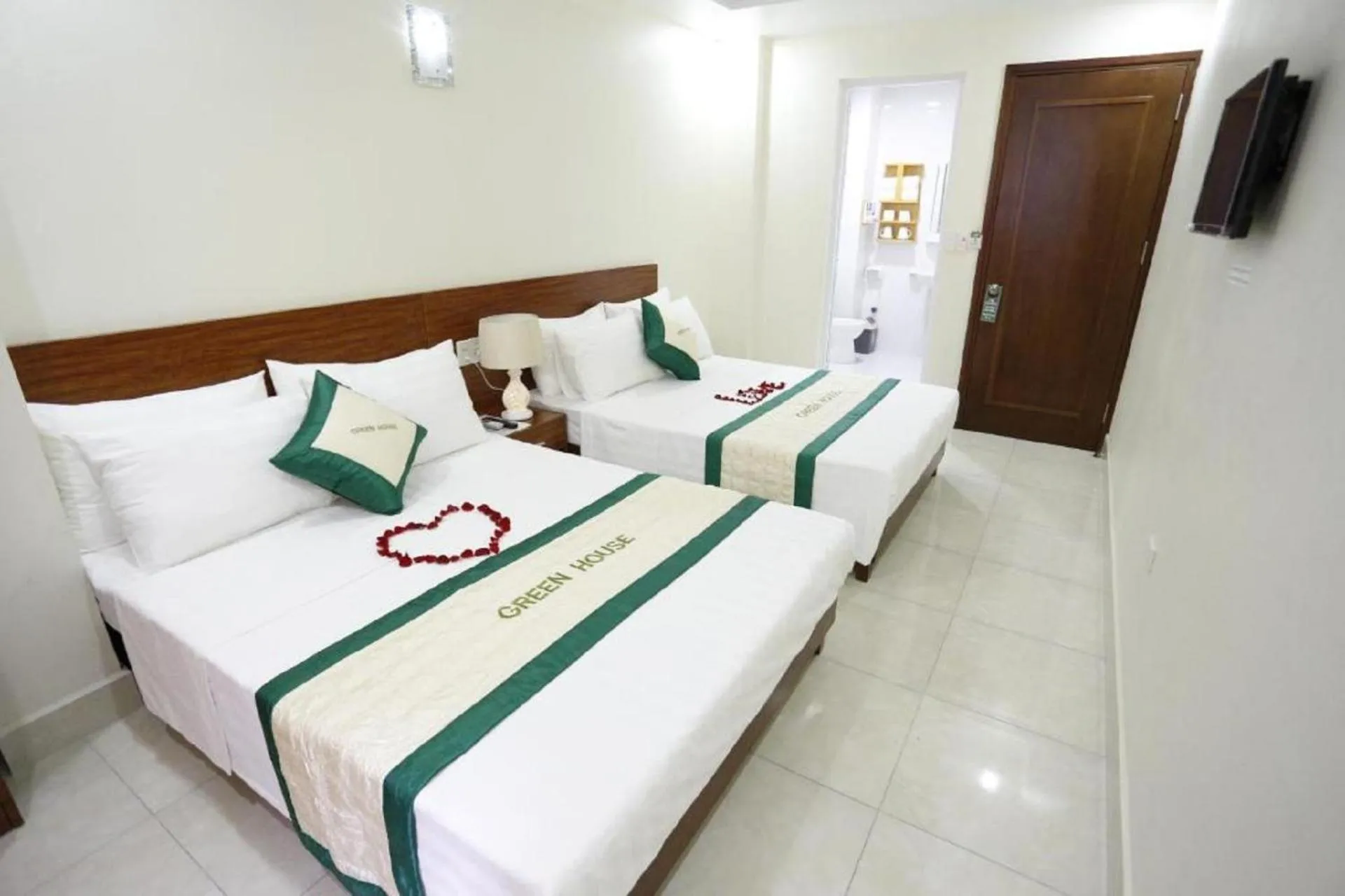 Bedroom, Bed in catba sunrise hotel