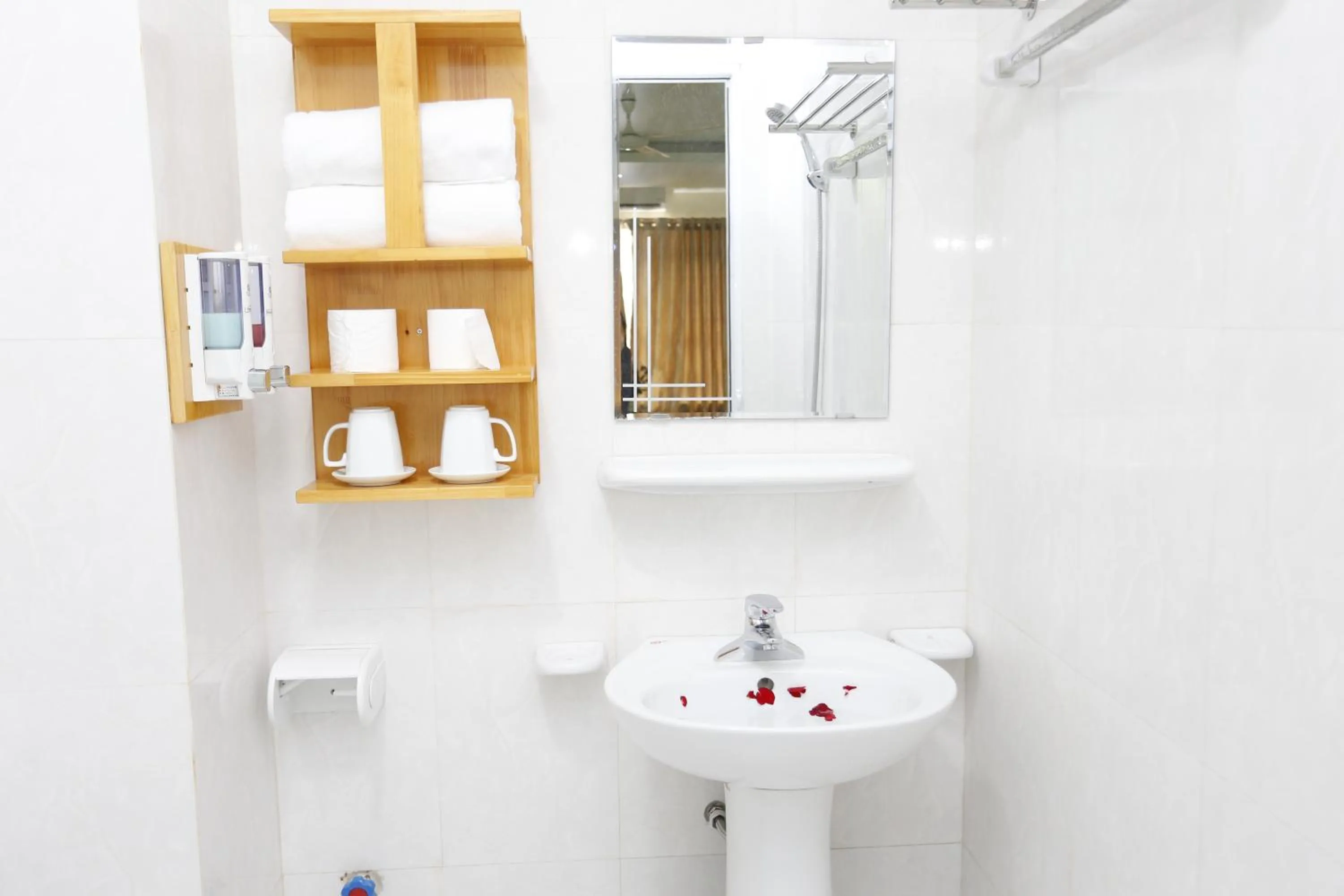 Shower in catba sunrise hotel