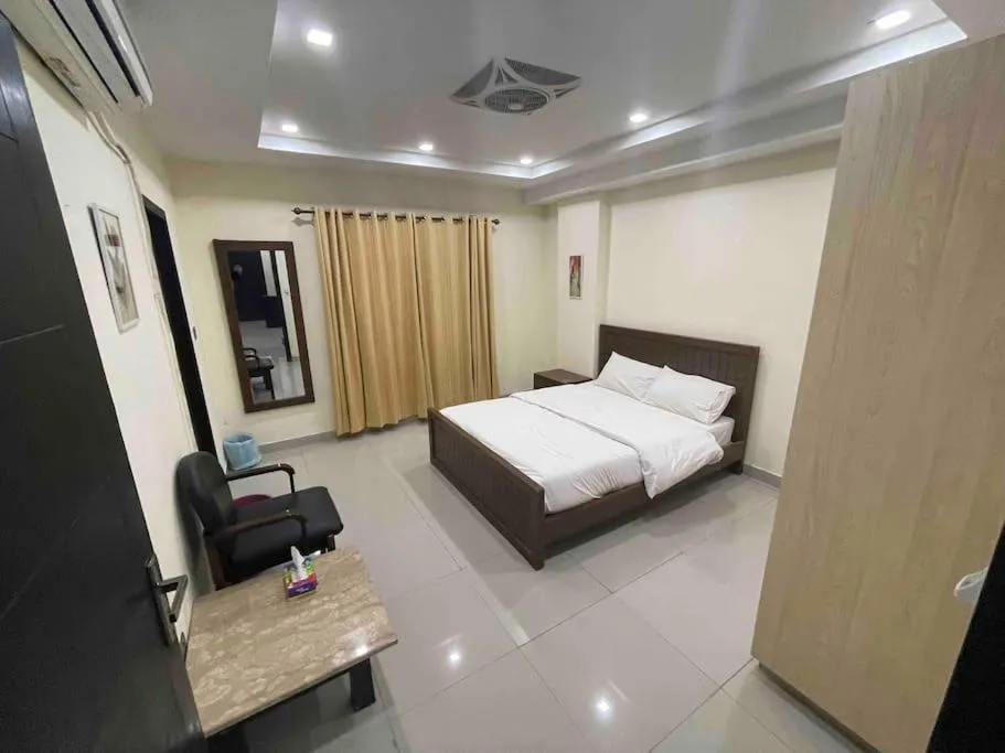 Bed in Intellectual Suites - Spring North Ph7 Bahria Town