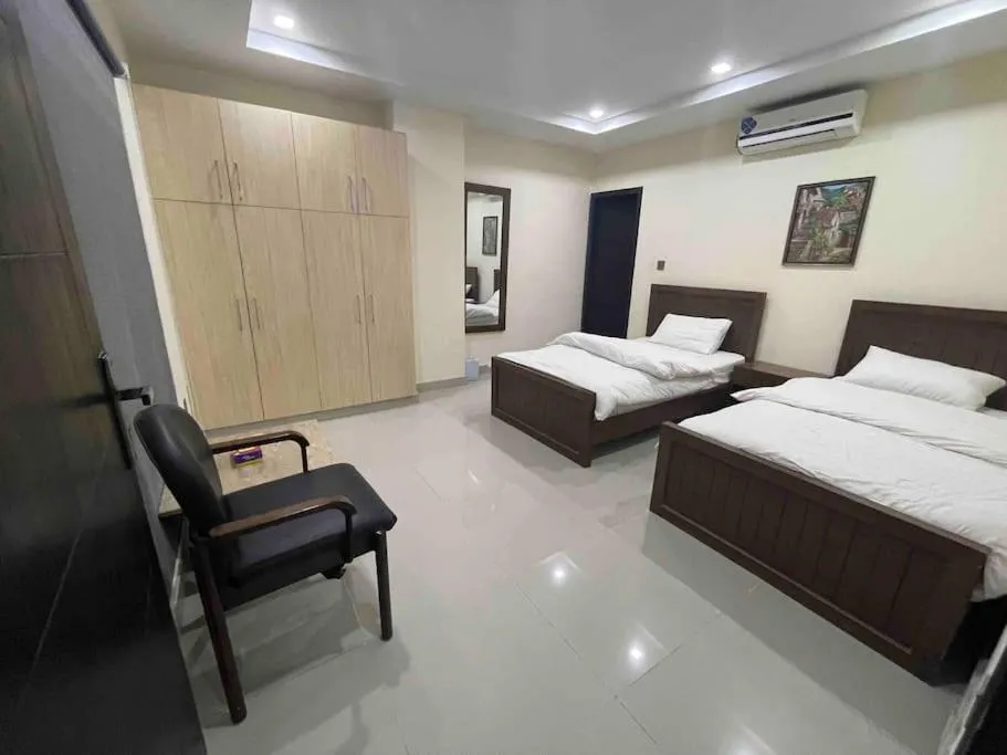 Bed in Intellectual Suites - Spring North Ph7 Bahria Town