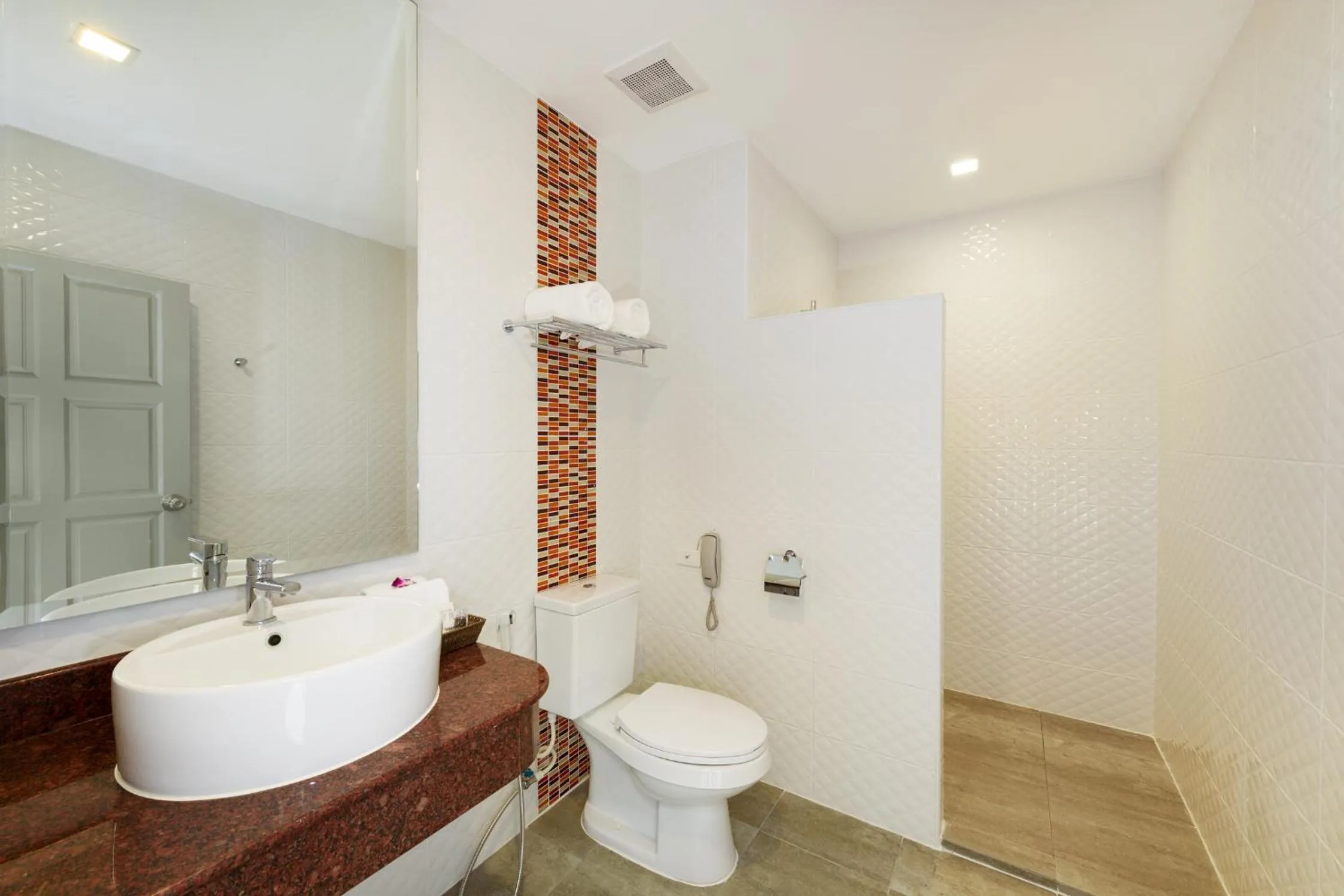 Shower in FX Hotel Pattaya