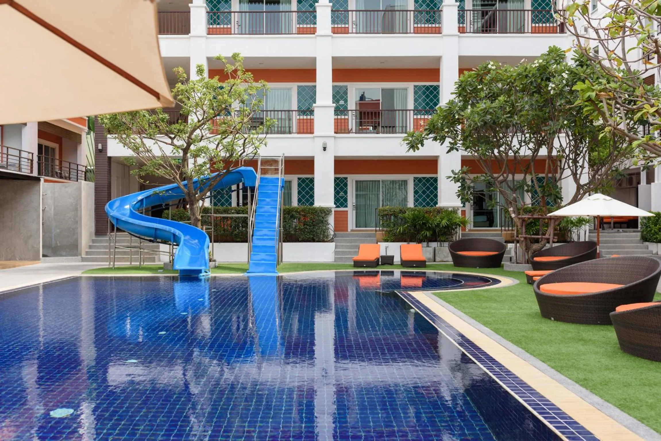Pool view in FX Hotel Pattaya