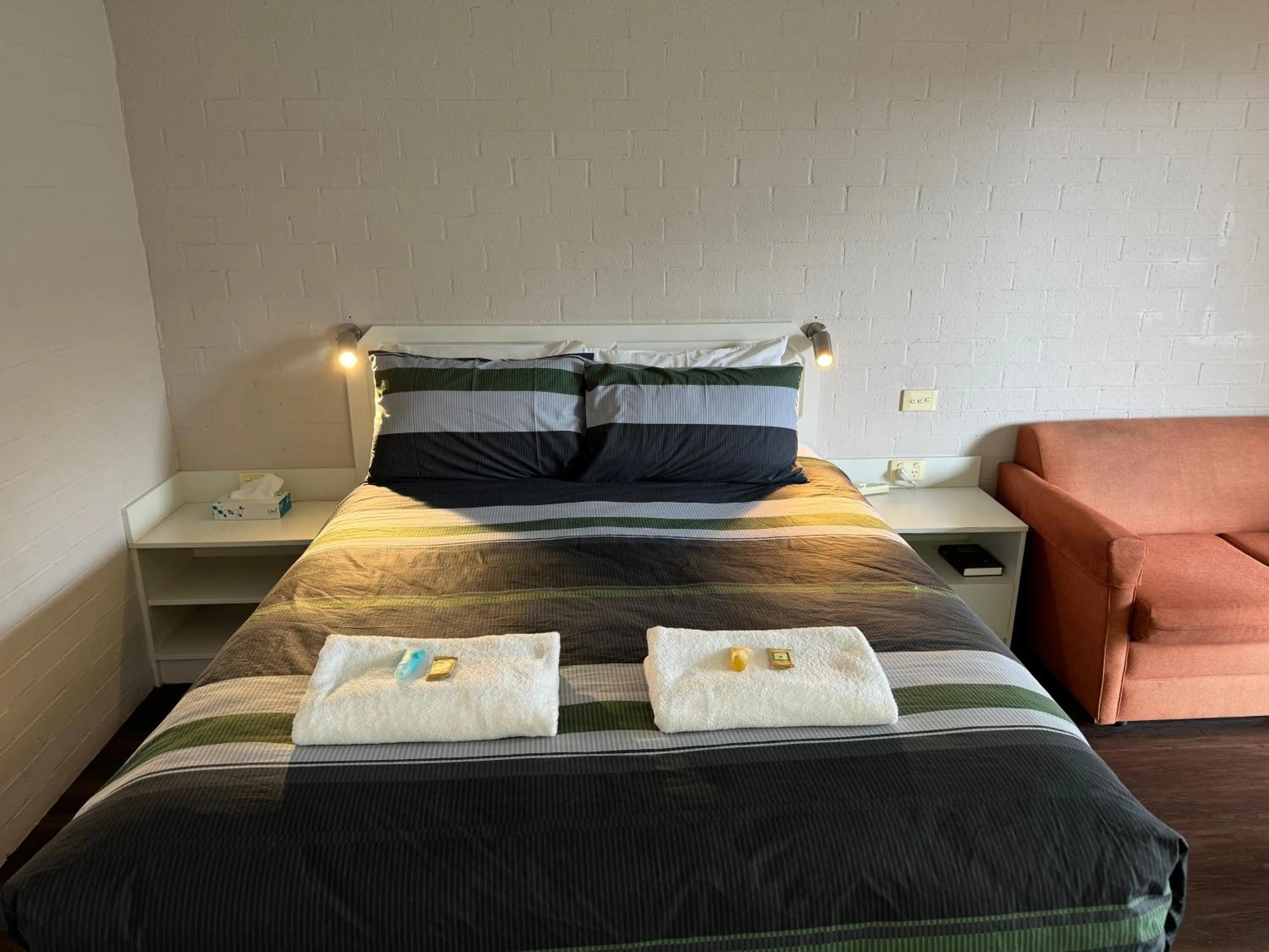 Bed in Ulladulla Harbour Motel