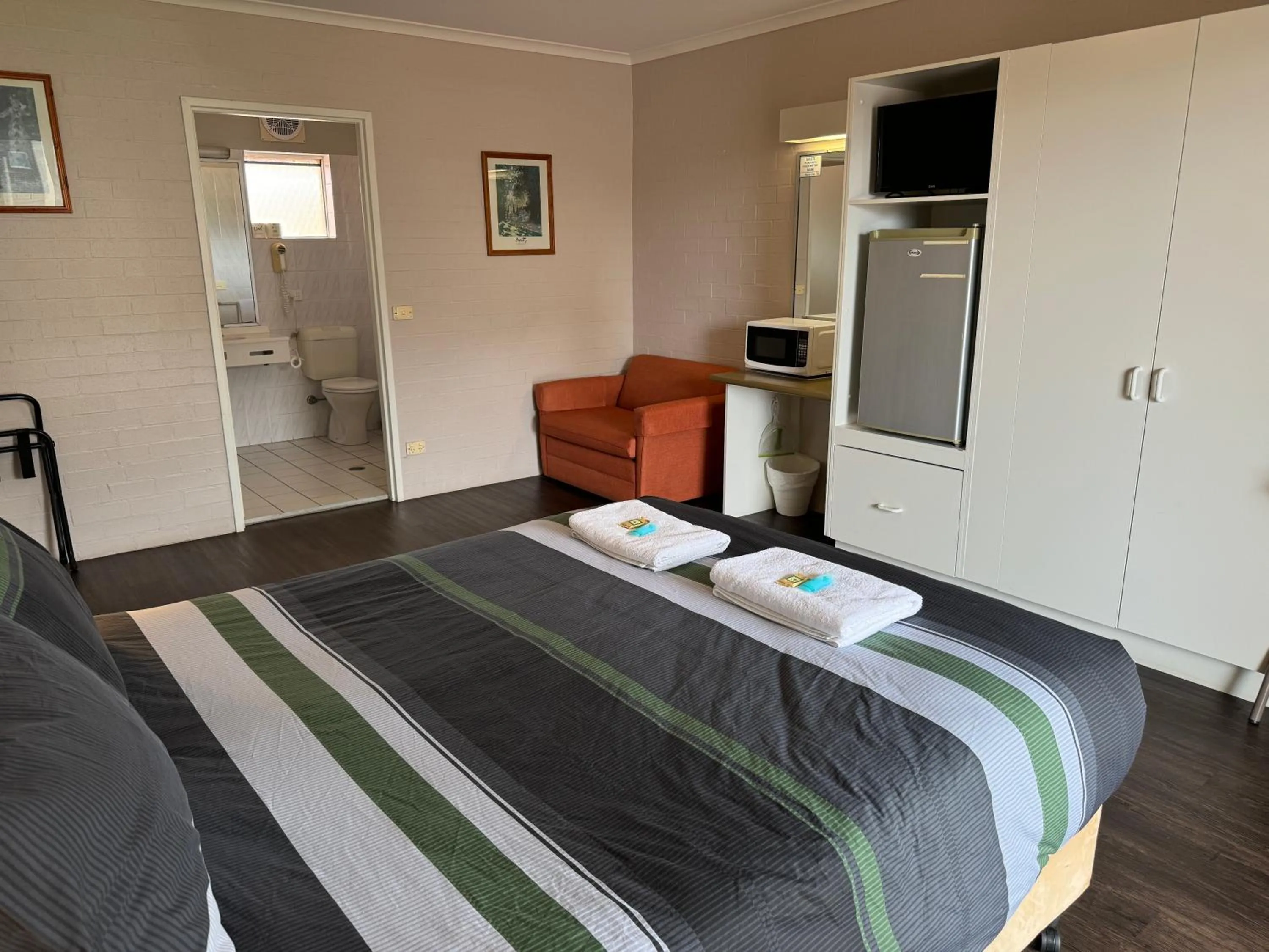 Bed in Ulladulla Harbour Motel
