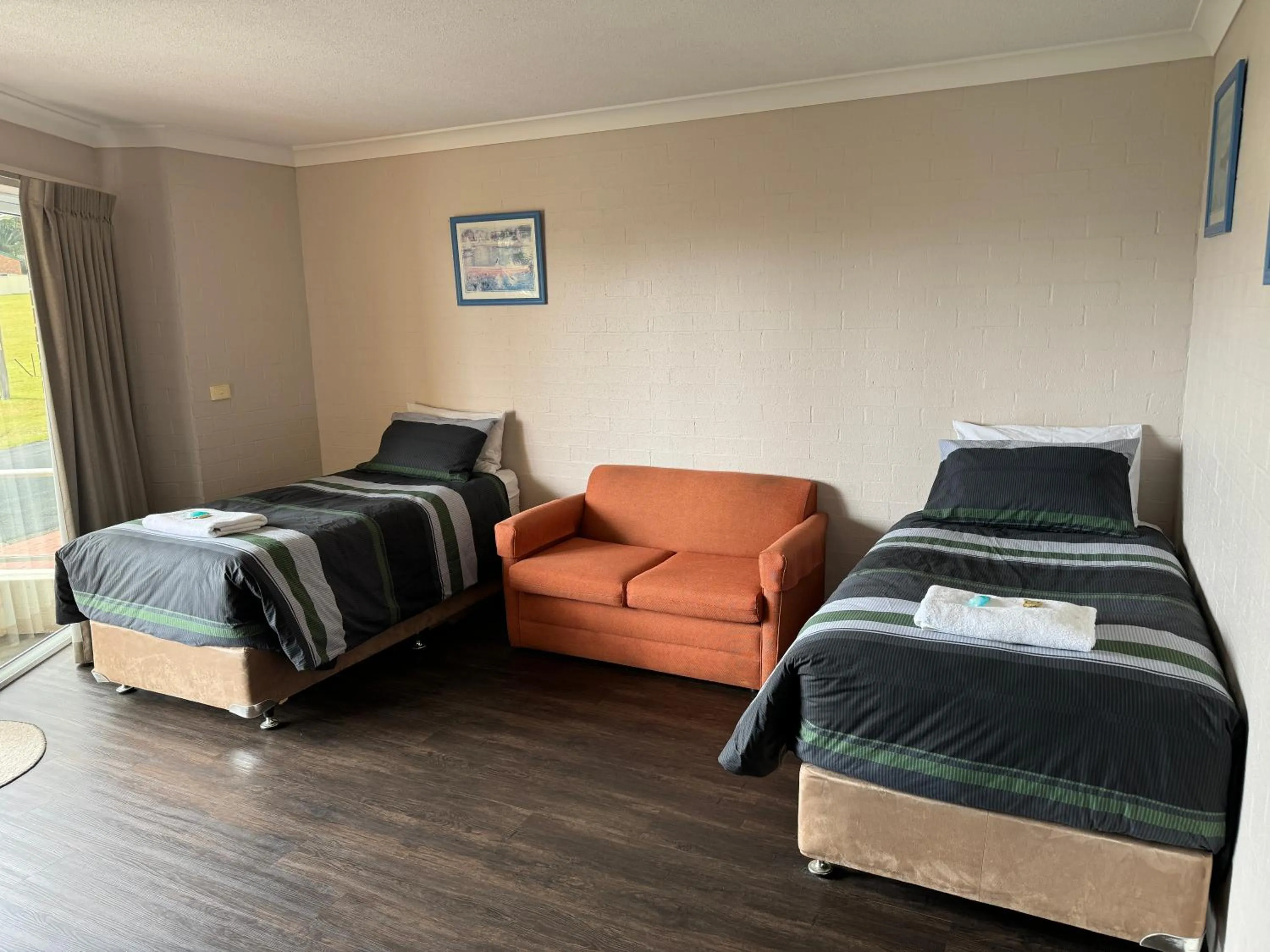 Bed in Ulladulla Harbour Motel