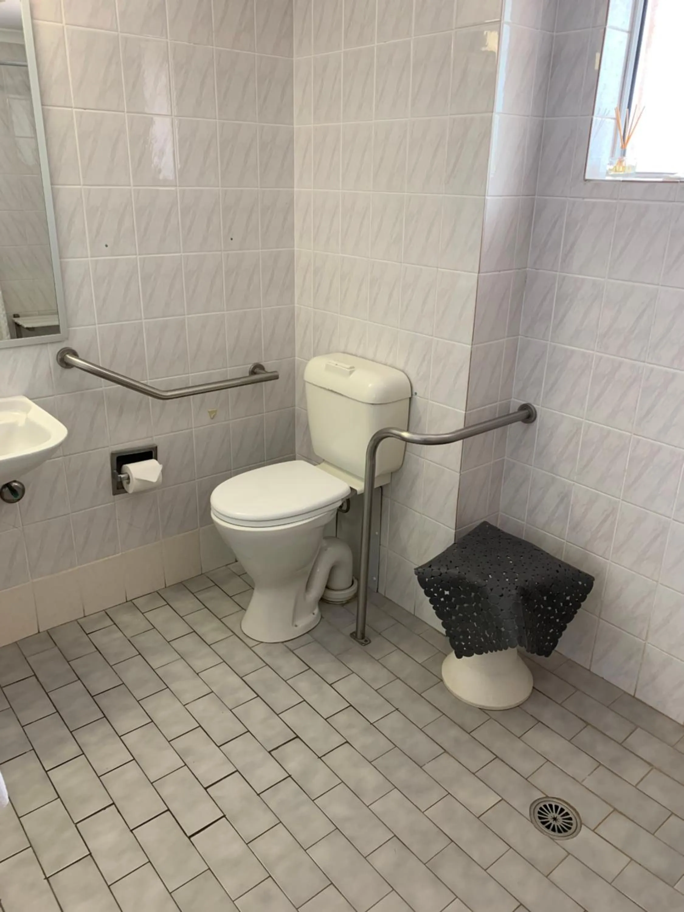 Toilet in Ulladulla Harbour Motel