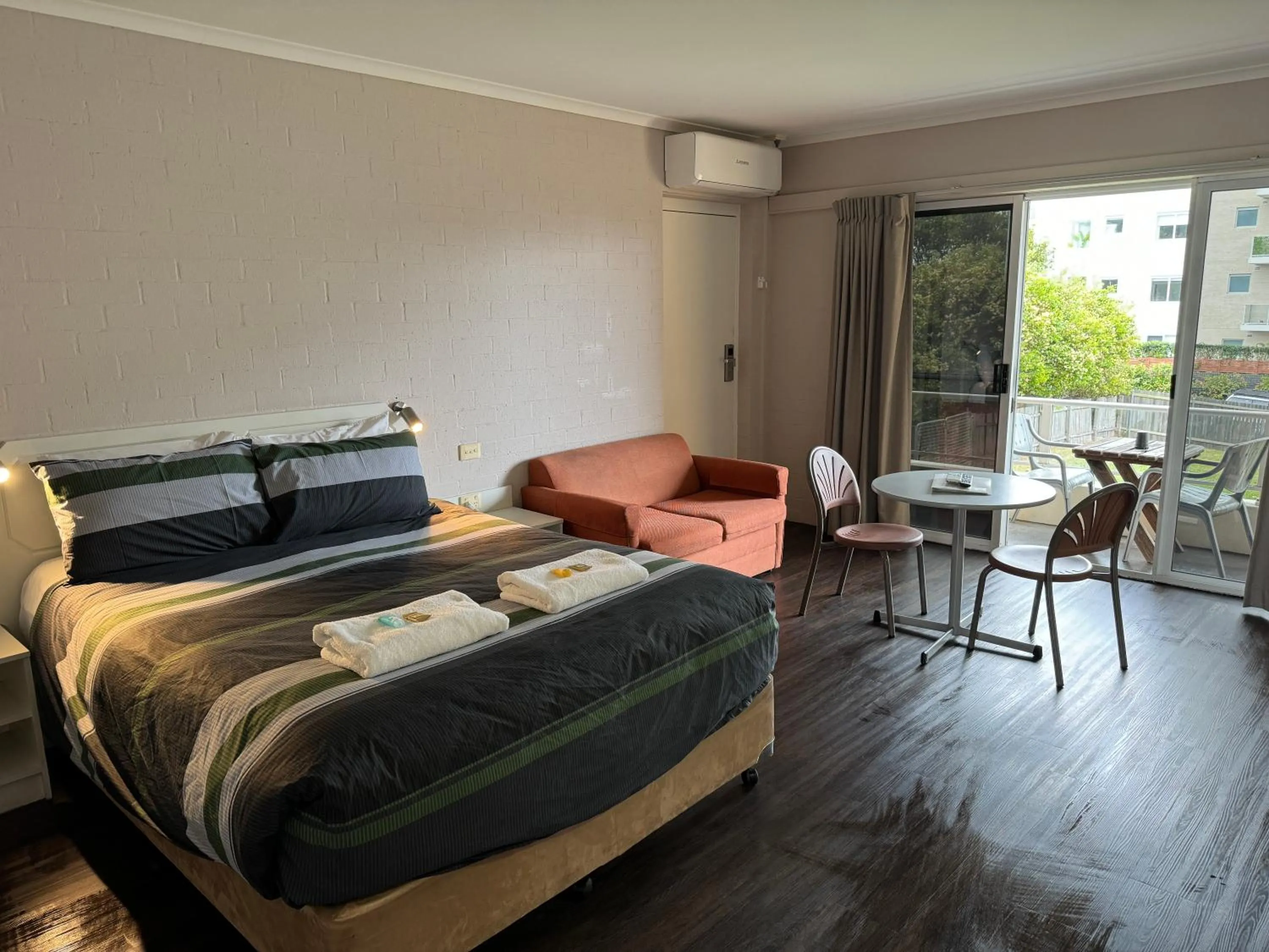 Bed in Ulladulla Harbour Motel