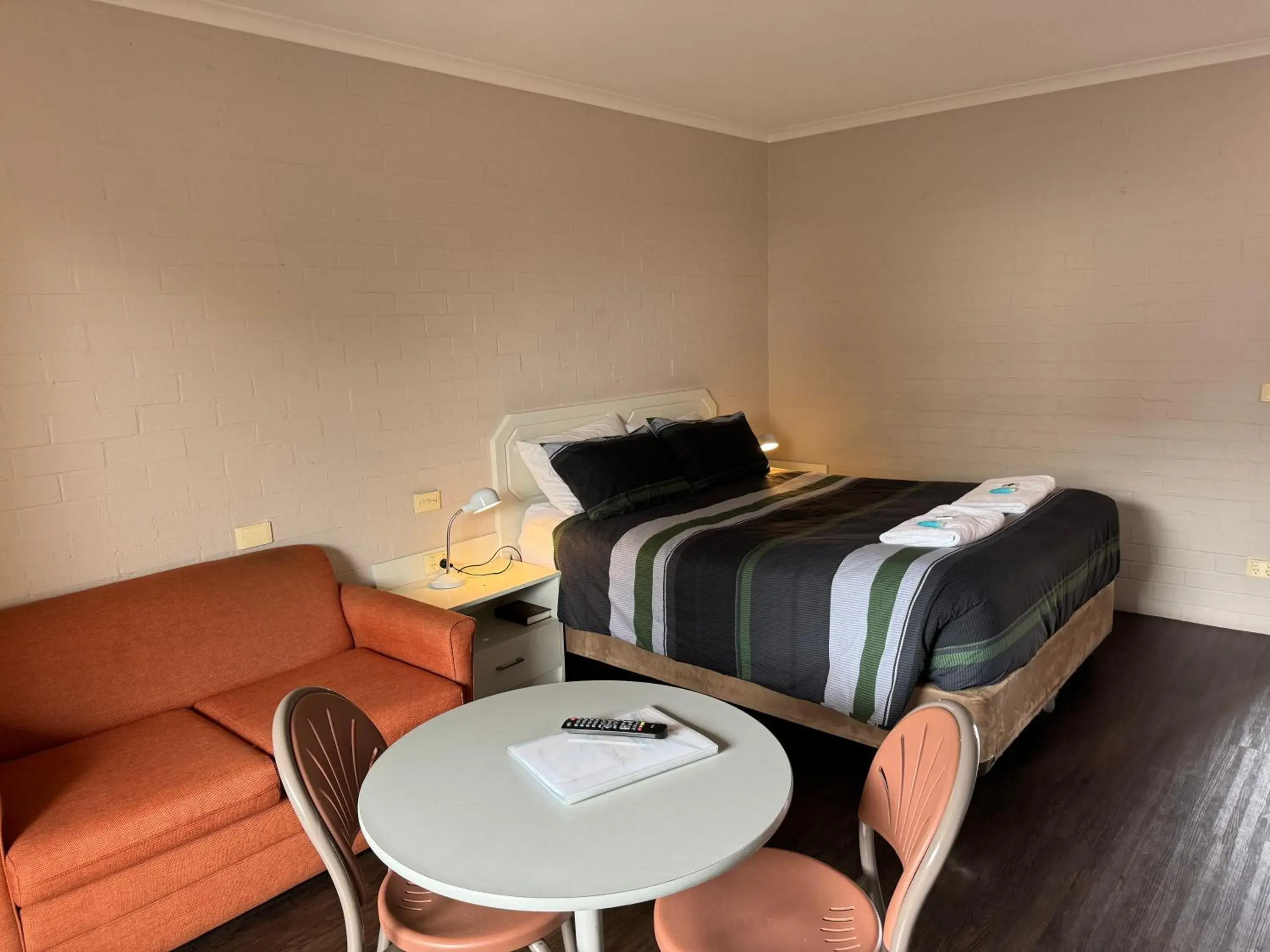 Bed in Ulladulla Harbour Motel Bed in Ulladulla Harbour Motel