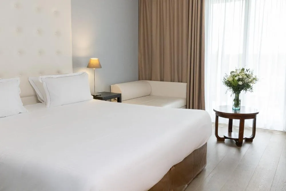 Bed in Hôtel Atalante - Relais Thalasso & Spa
