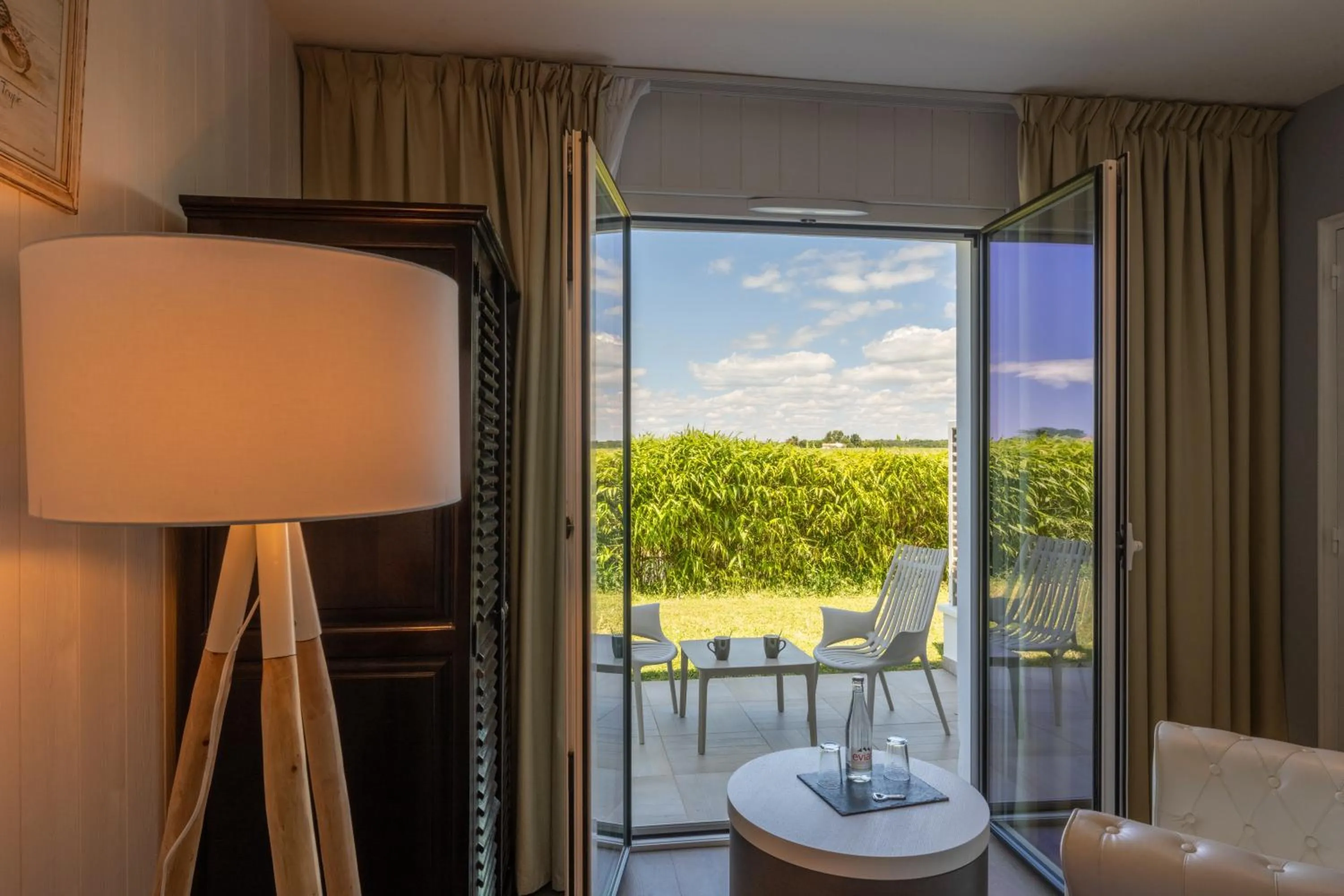 Patio in Hôtel Atalante - Relais Thalasso & Spa