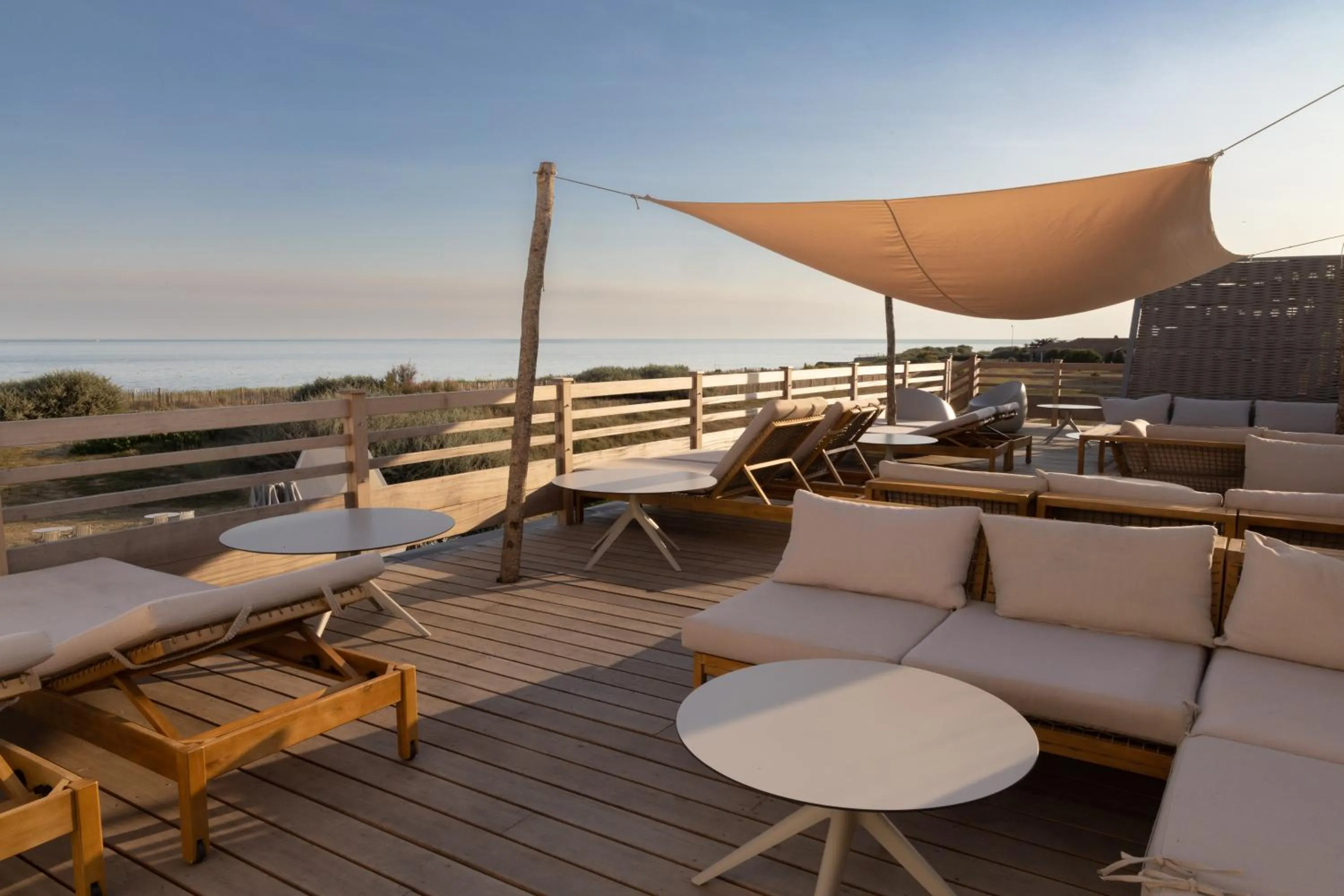 Patio in Hôtel Atalante - Relais Thalasso & Spa