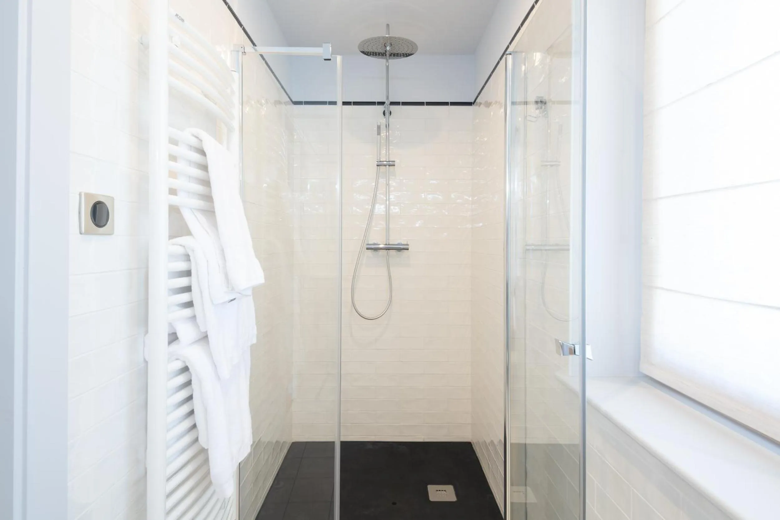 Shower in Le Manoir Au Lac
