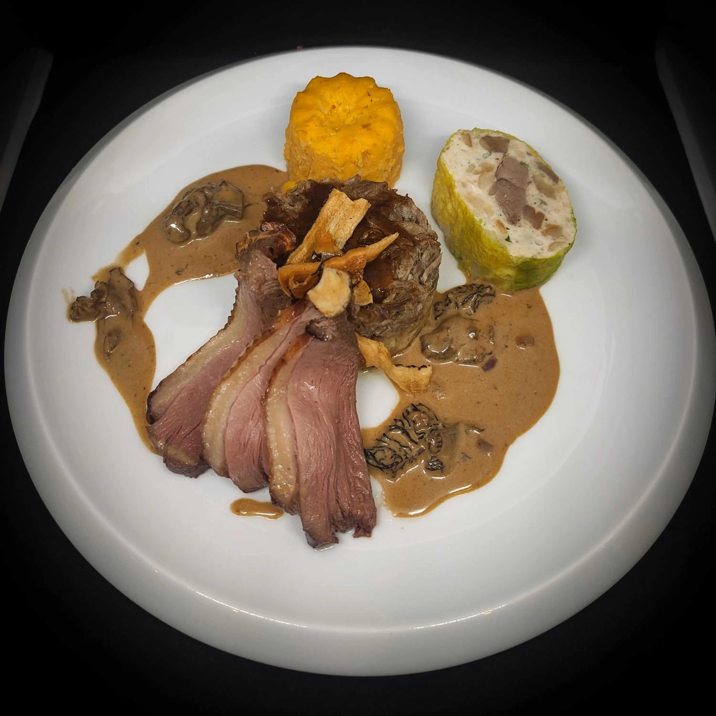 Restaurant/places to eat in Le Manoir Au Lac