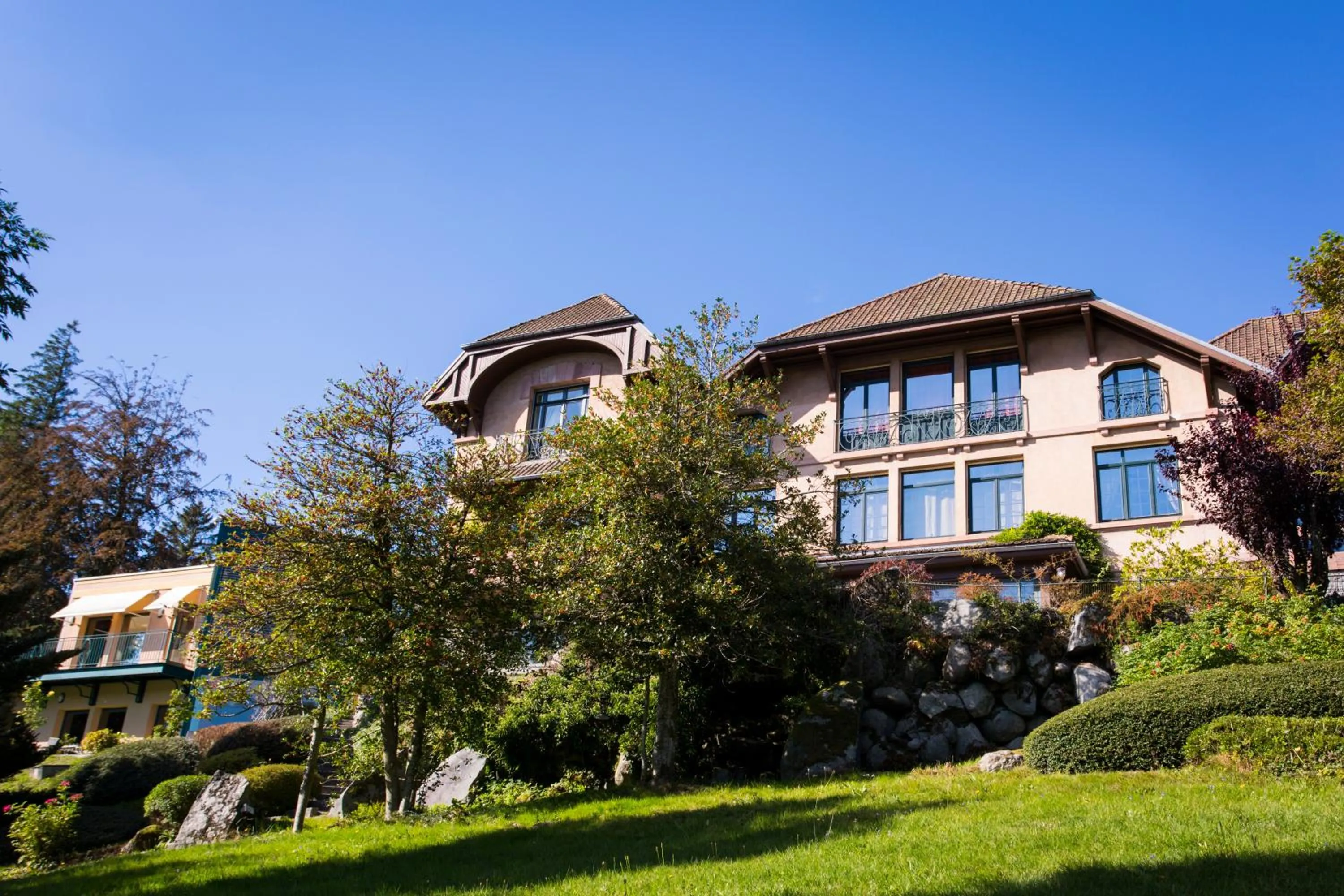 Facade/entrance in Le Manoir Au Lac