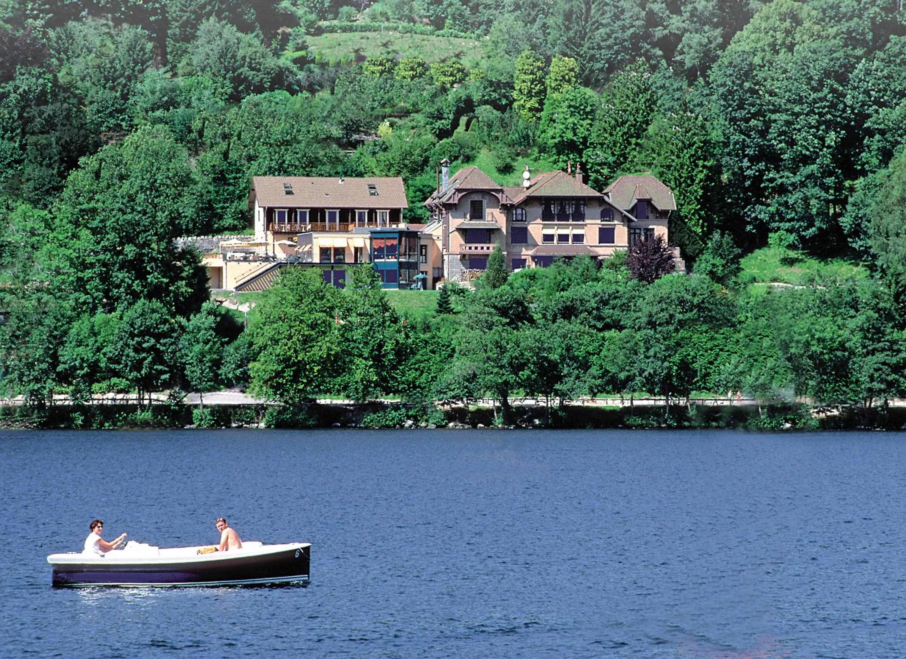 Property building in Le Manoir Au Lac