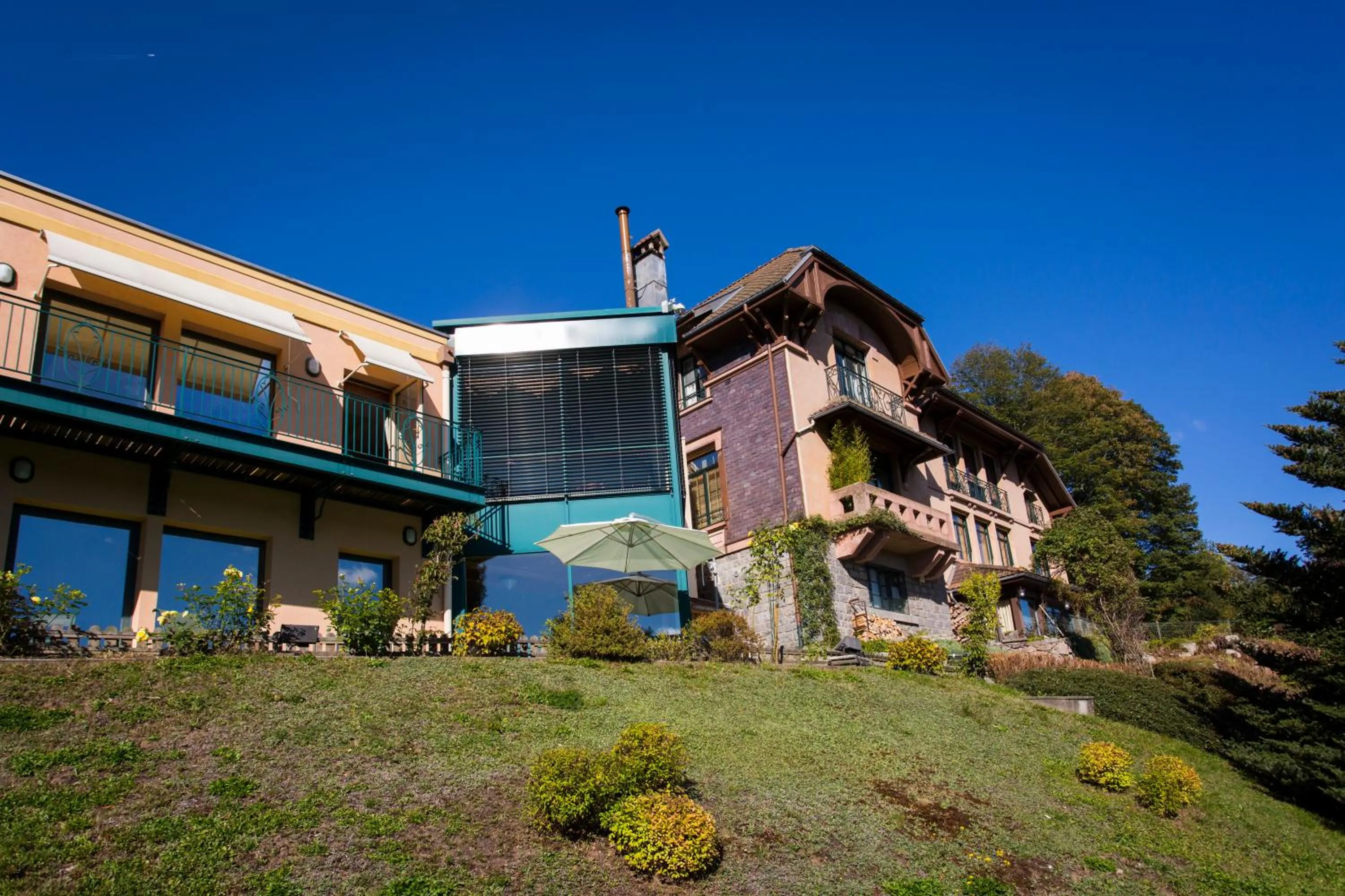 Facade/entrance in Le Manoir Au Lac