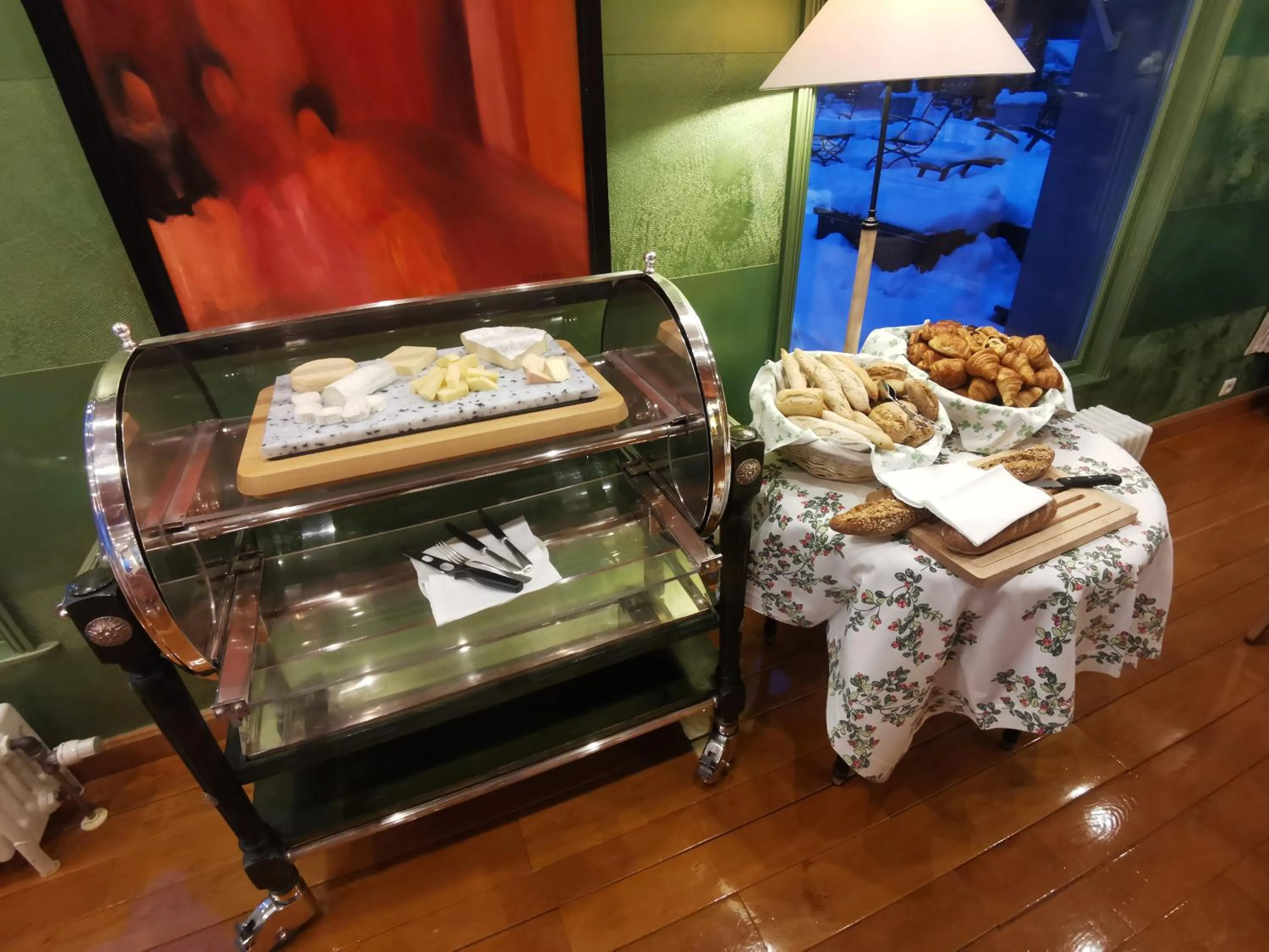 Breakfast in Le Manoir Au Lac