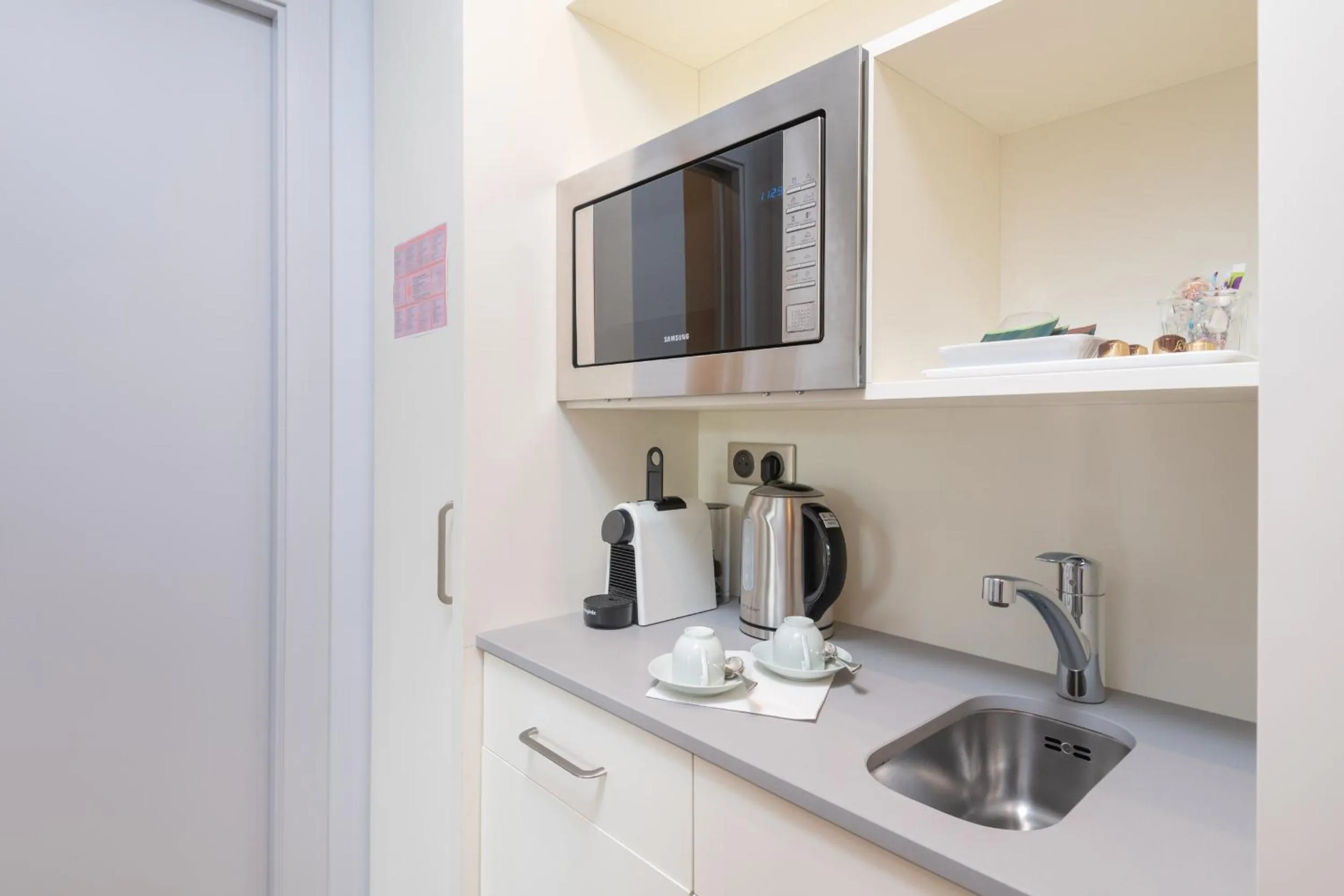 Coffee/tea facilities in Le Manoir Au Lac