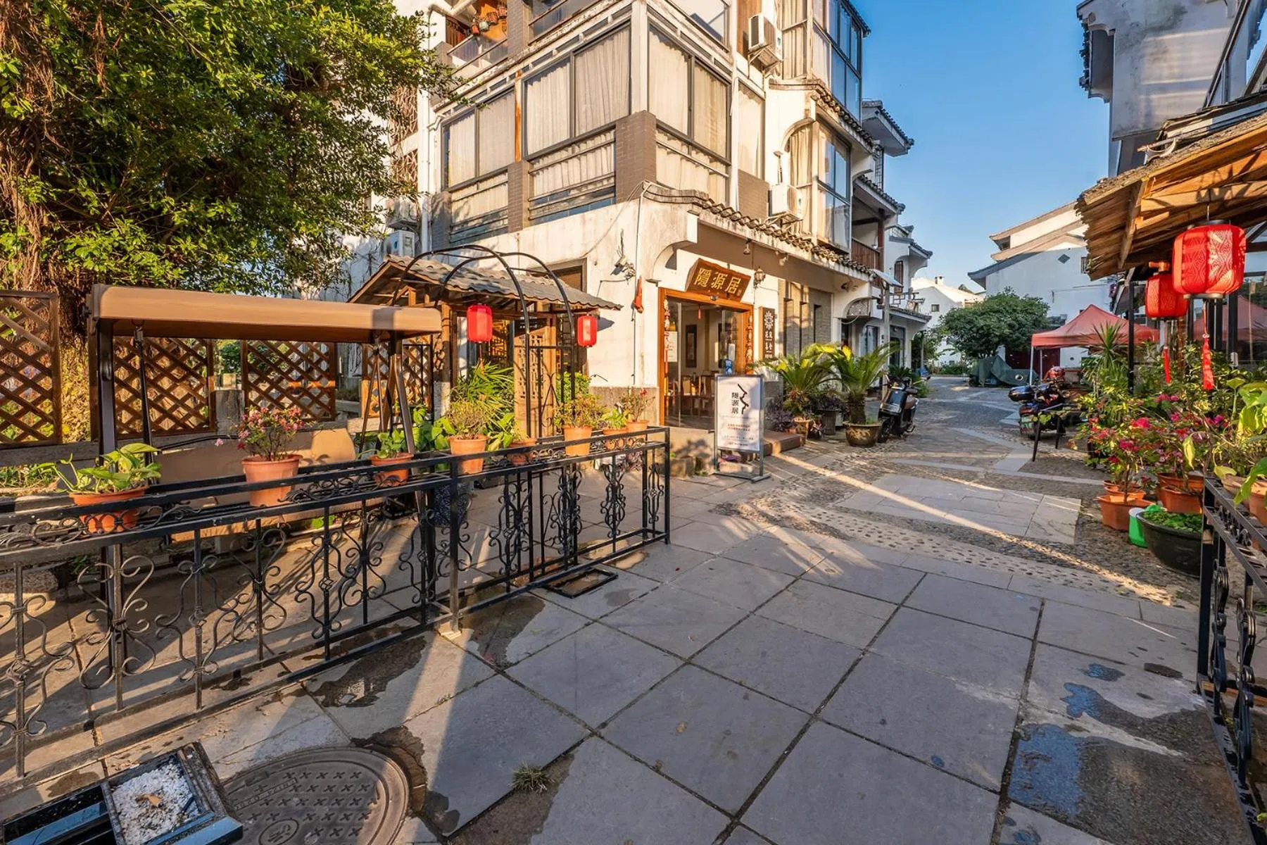 Secret Courtyard Resort Hotel