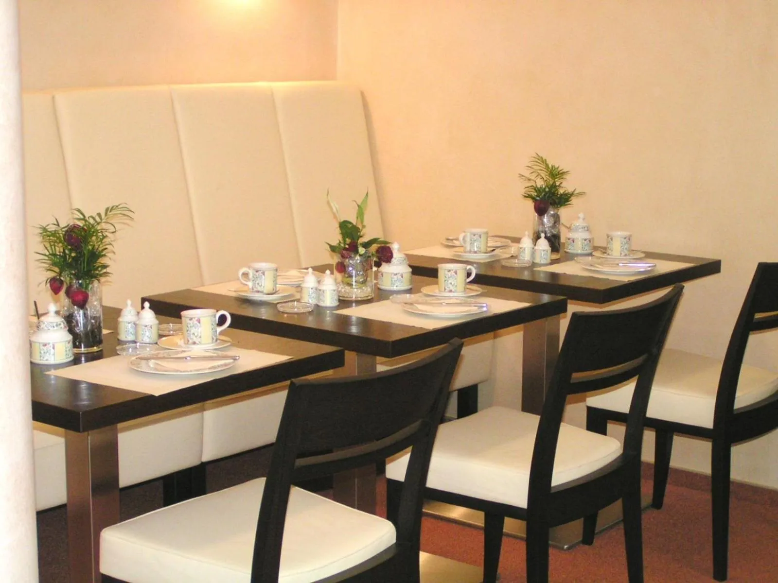 Restaurant/places to eat in Hotel Graf