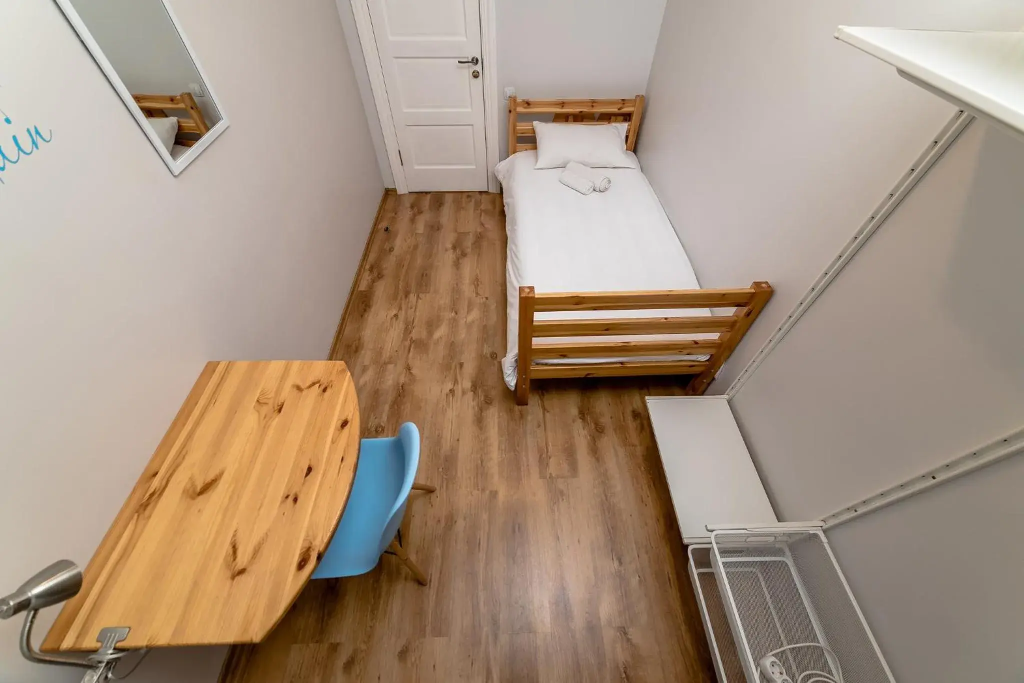 Single Room with Shared Bathroom in Orange Cat Rooms Single Room with Shared Bathroom in Orange Cat Rooms
