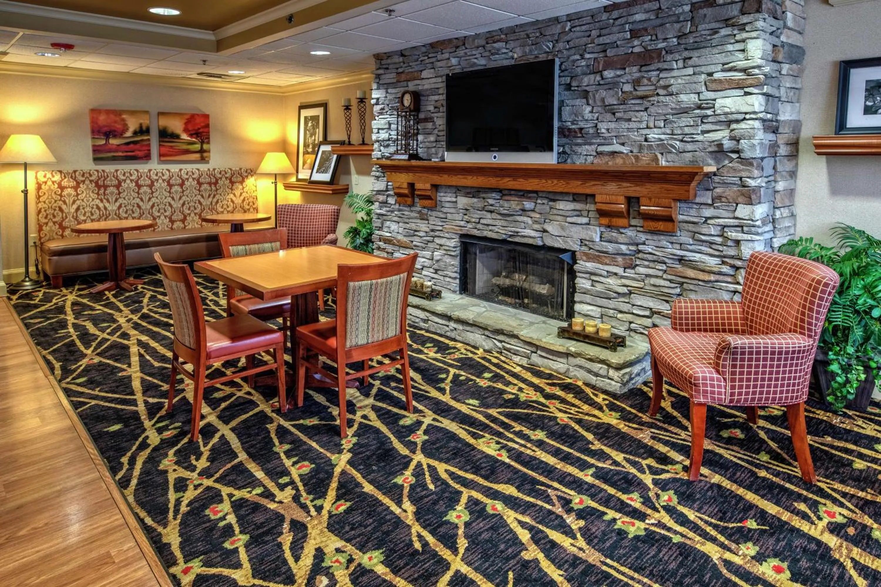 Lobby or reception in Hampton Inn Charlotte/Matthews