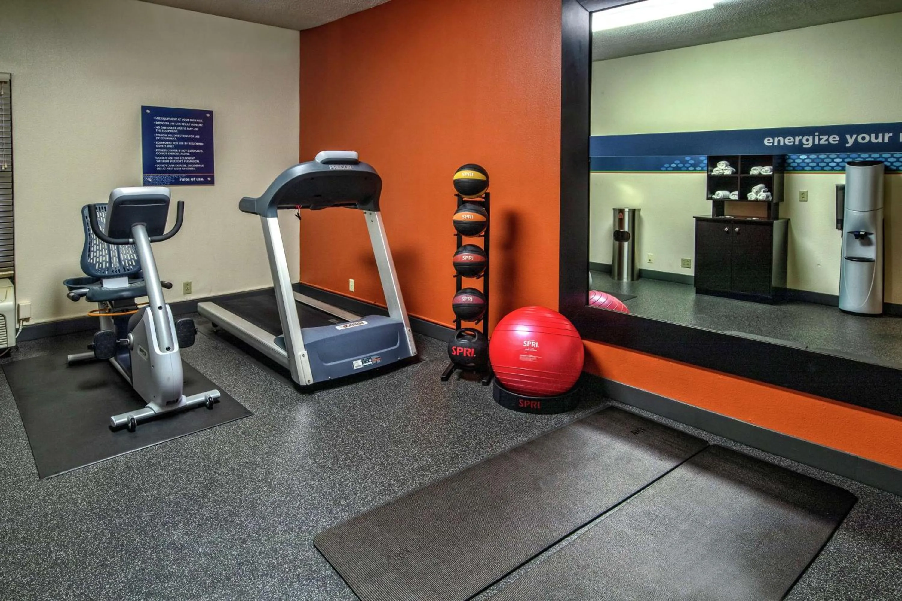 Fitness centre/facilities in Hampton Inn Charlotte/Matthews