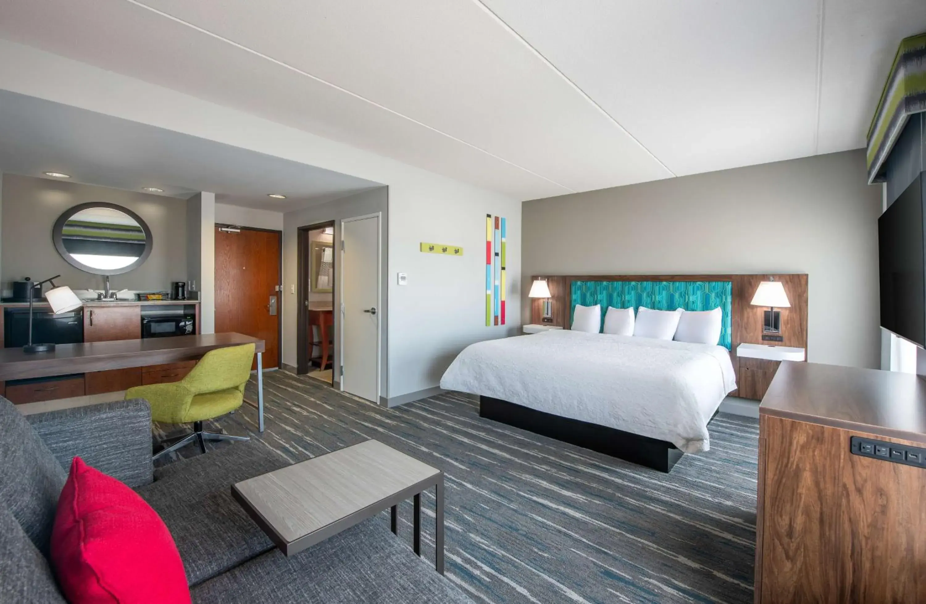 Living room, Bed in Hampton Inn & Suites Dallas-Allen Living room, Bed in Hampton Inn & Suites Dallas-Allen