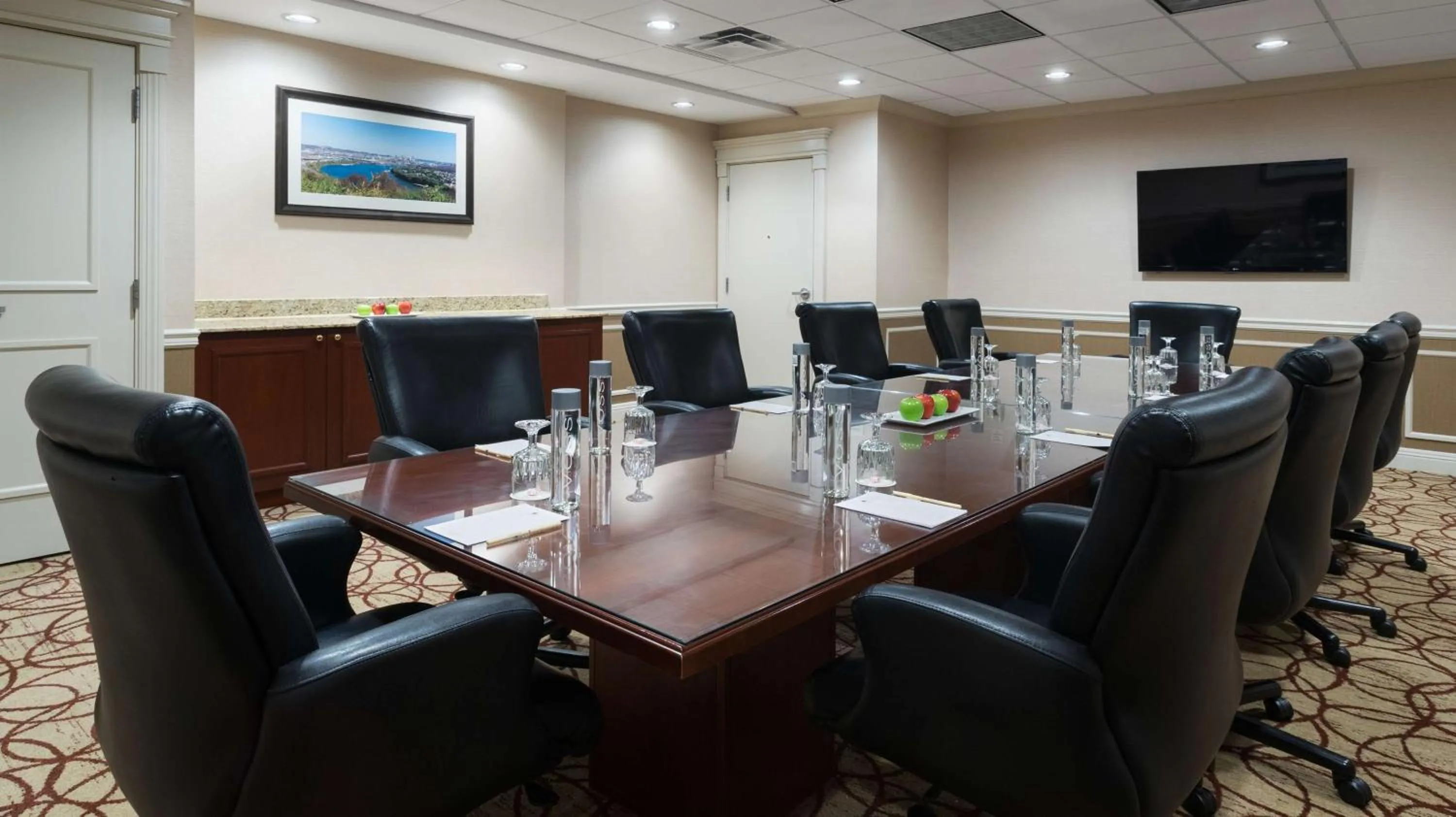 Business facilities in DoubleTree Suites by Hilton Hotel Cincinnati - Blue Ash