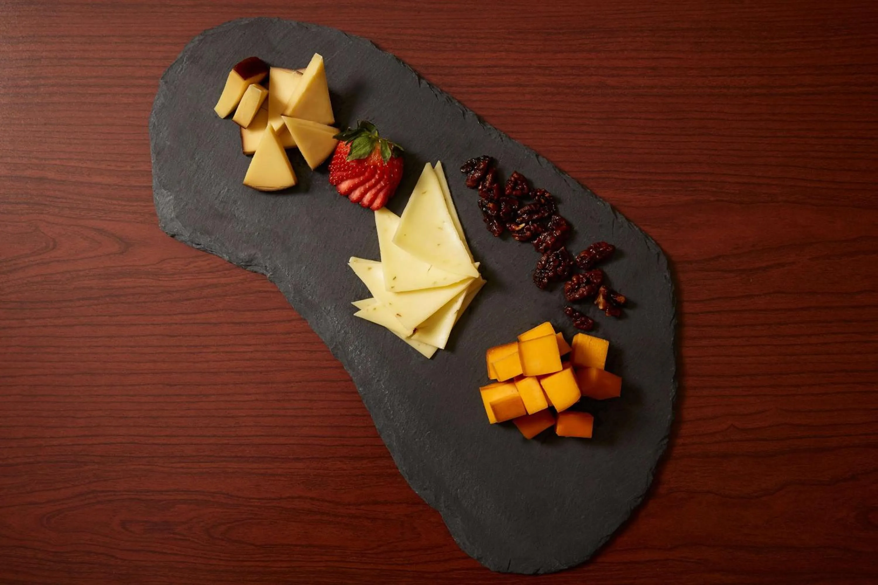 Restaurant/places to eat in DoubleTree Suites by Hilton Hotel Cincinnati - Blue Ash