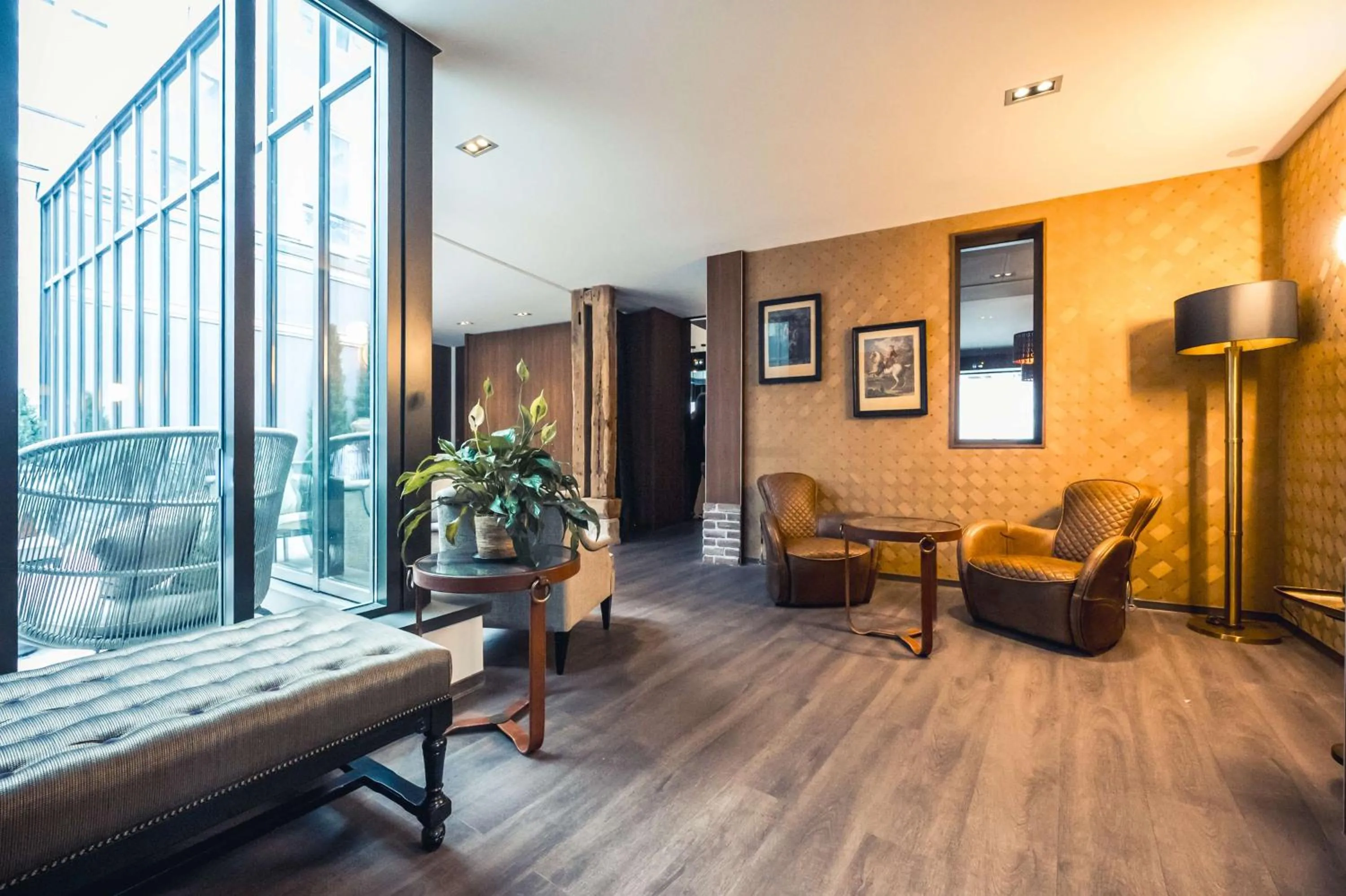 Lobby or reception in Best Western Premier de La Poste & Spa