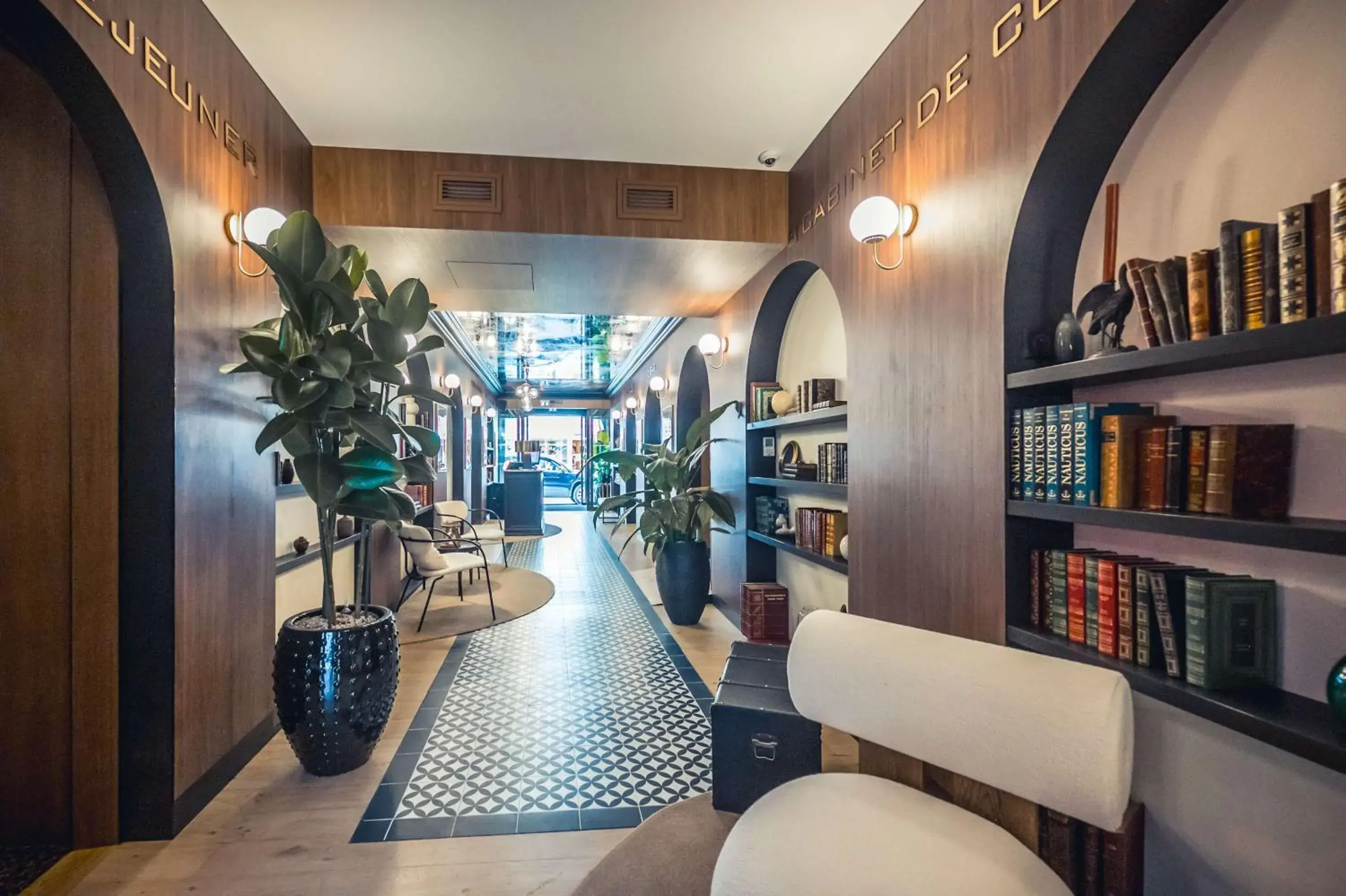 Lobby or reception in Best Western Premier de La Poste & Spa Lobby or reception in Best Western Premier de La Poste & Spa